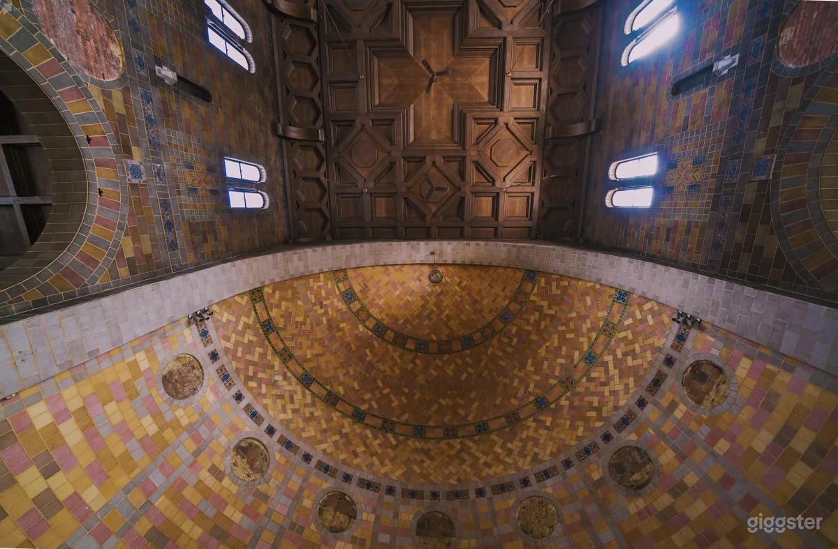 Huge Historic Hip Cathedral Production Space Photo 3