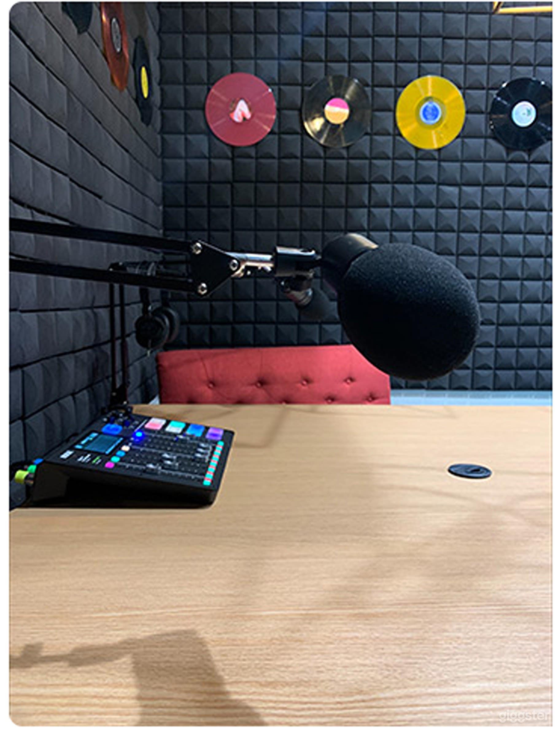 Las Colinas Podcast Recording Studio Photo 3