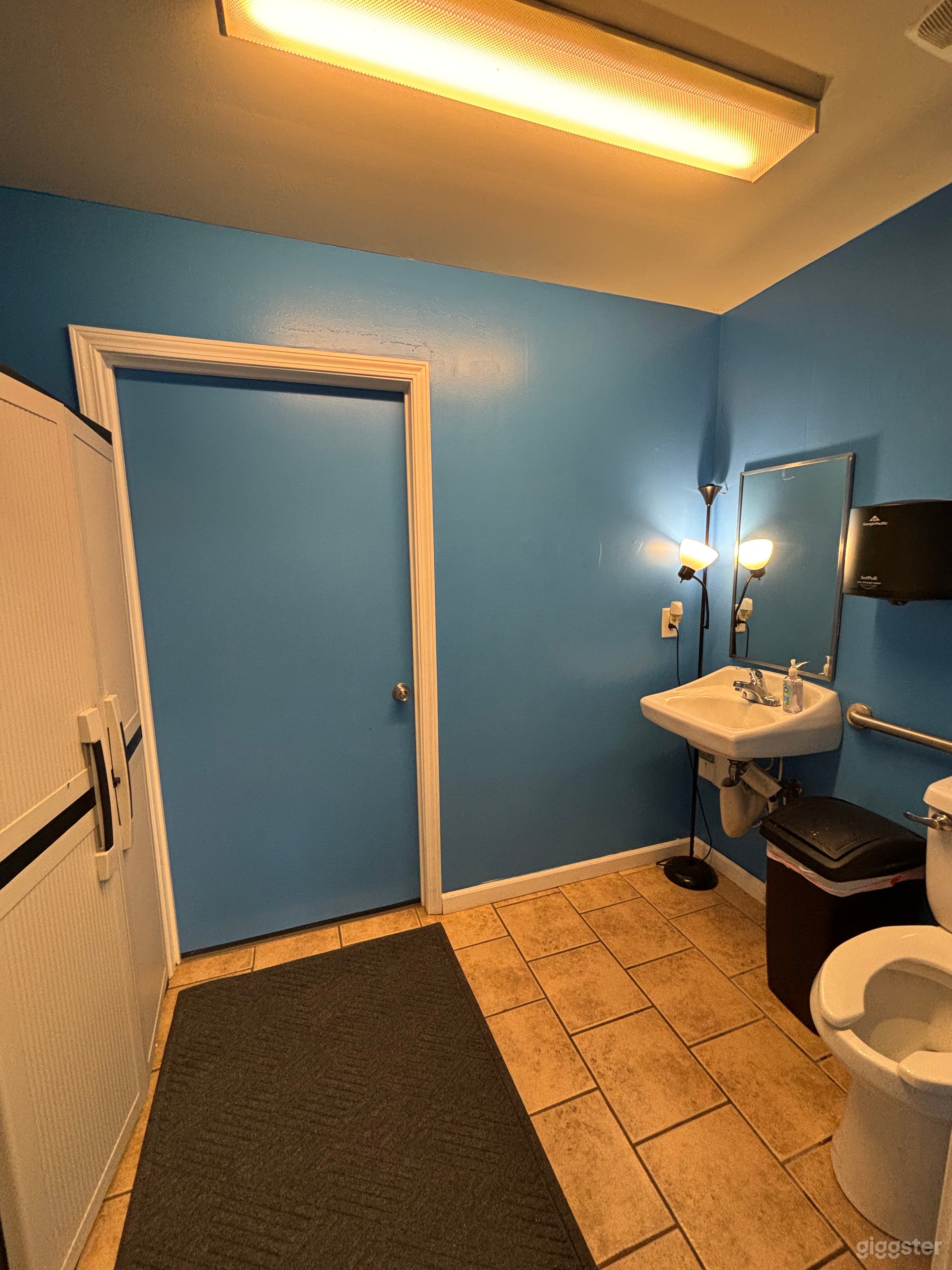 Dance studio space Photo 4