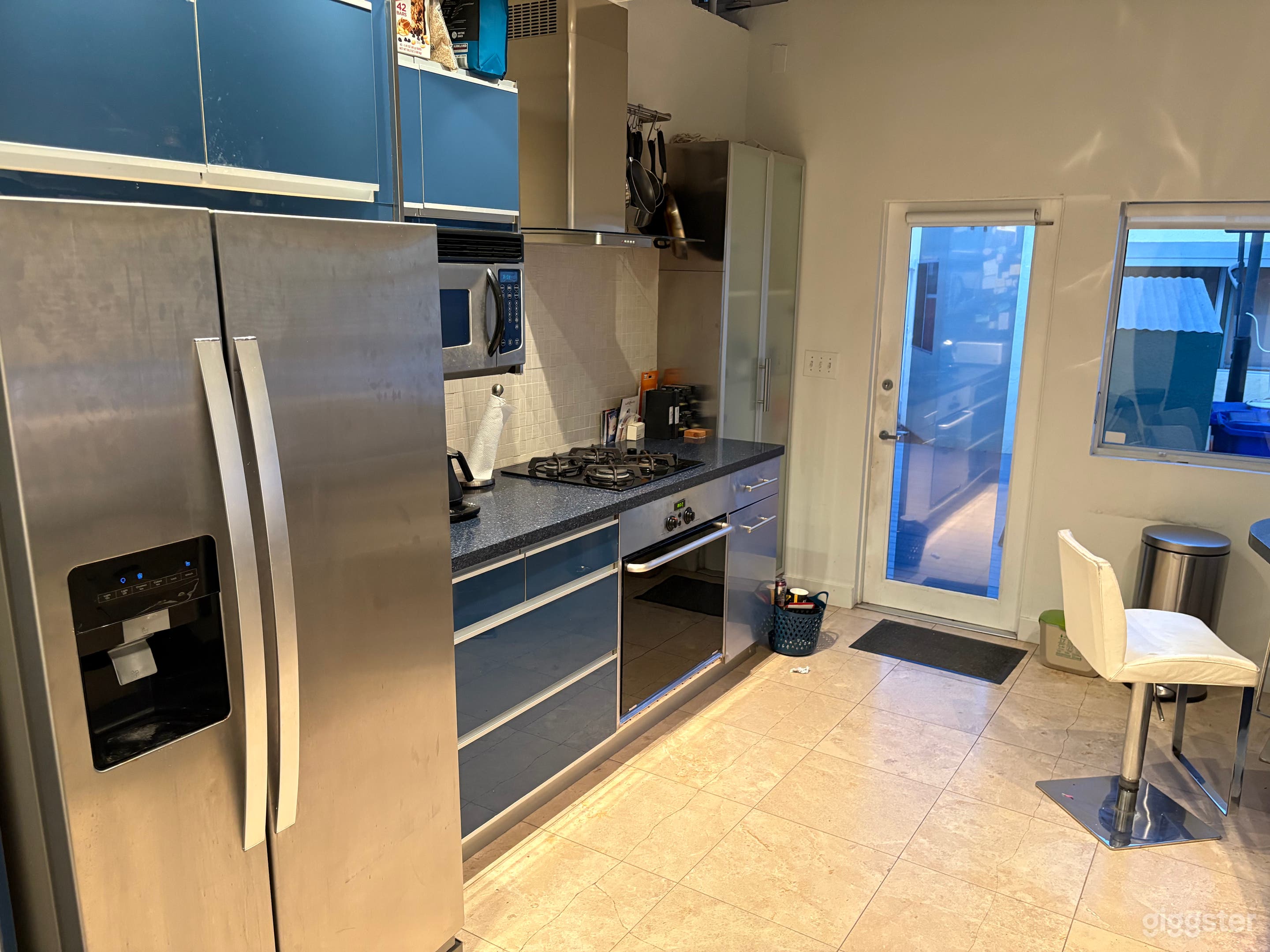 Designer updated early-20th C. craftsman bungalow Photo 3