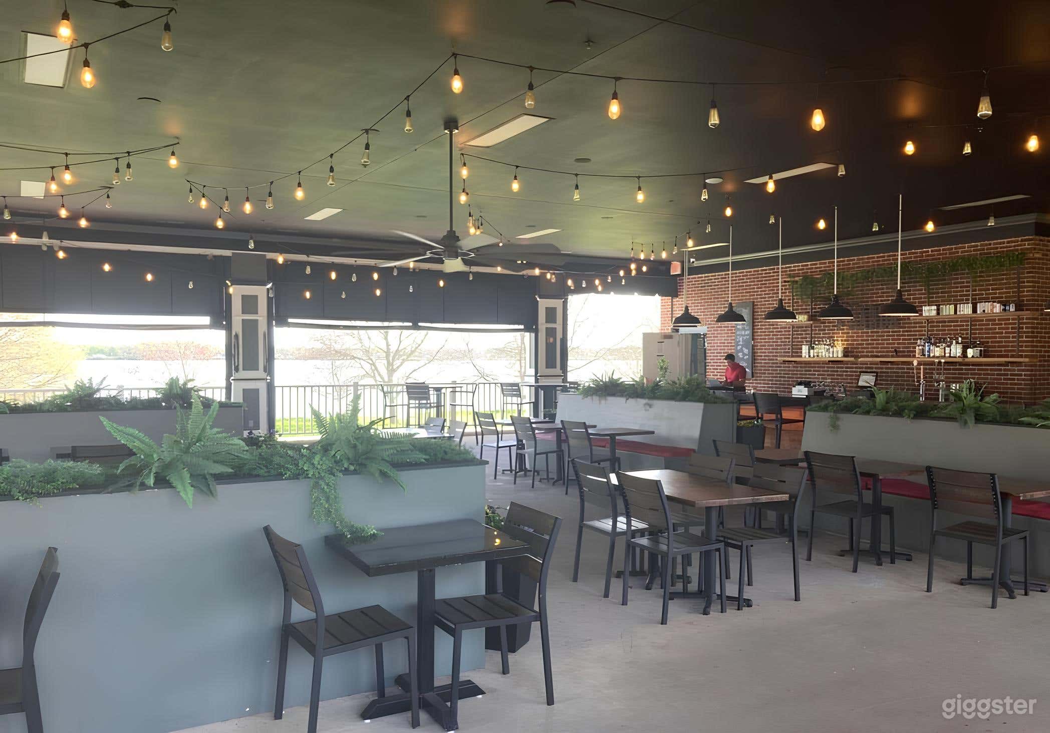 Vibrant, Inviting Restaurant  Photo 3