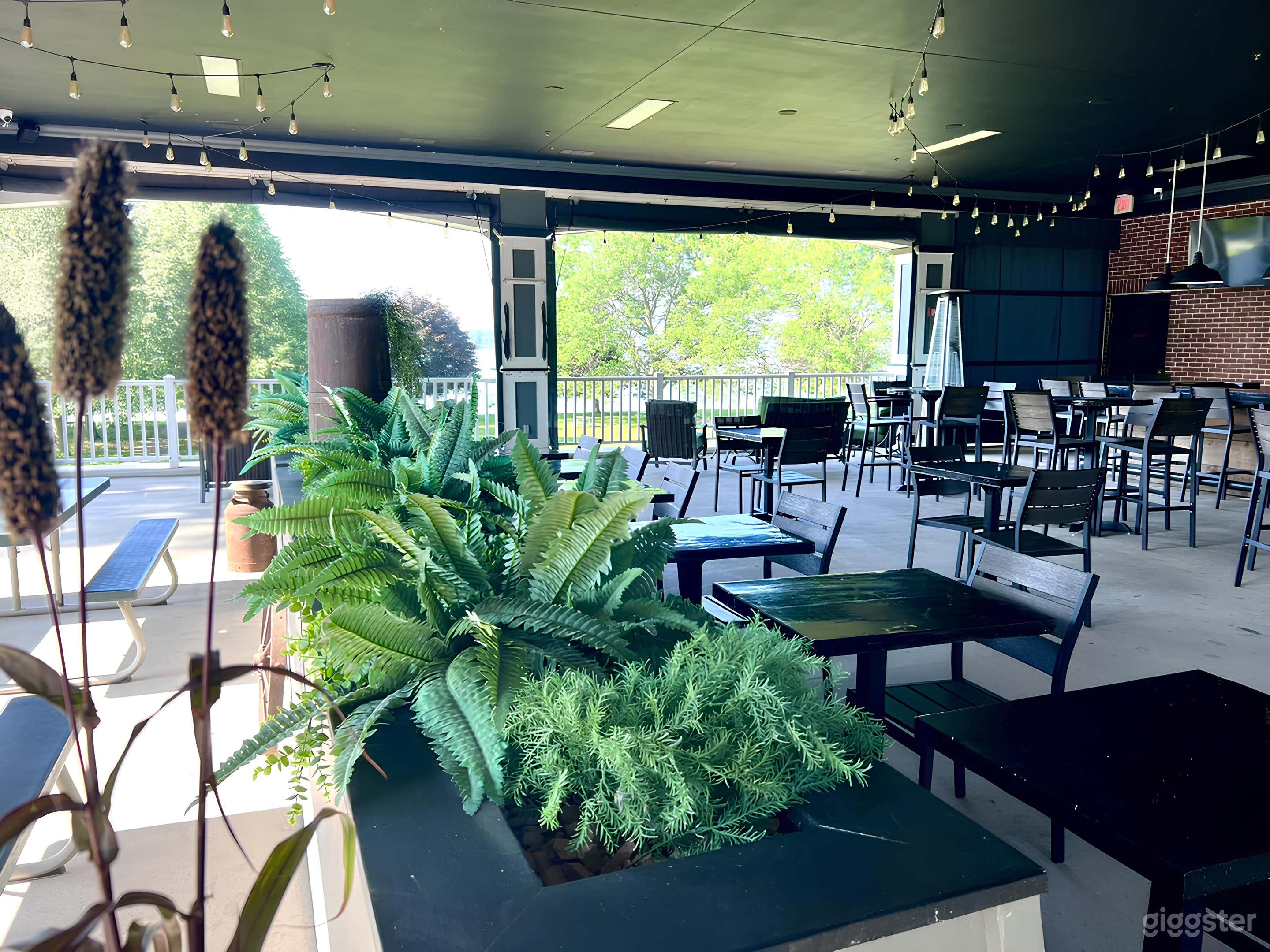 Vibrant, Inviting Restaurant  Photo 1