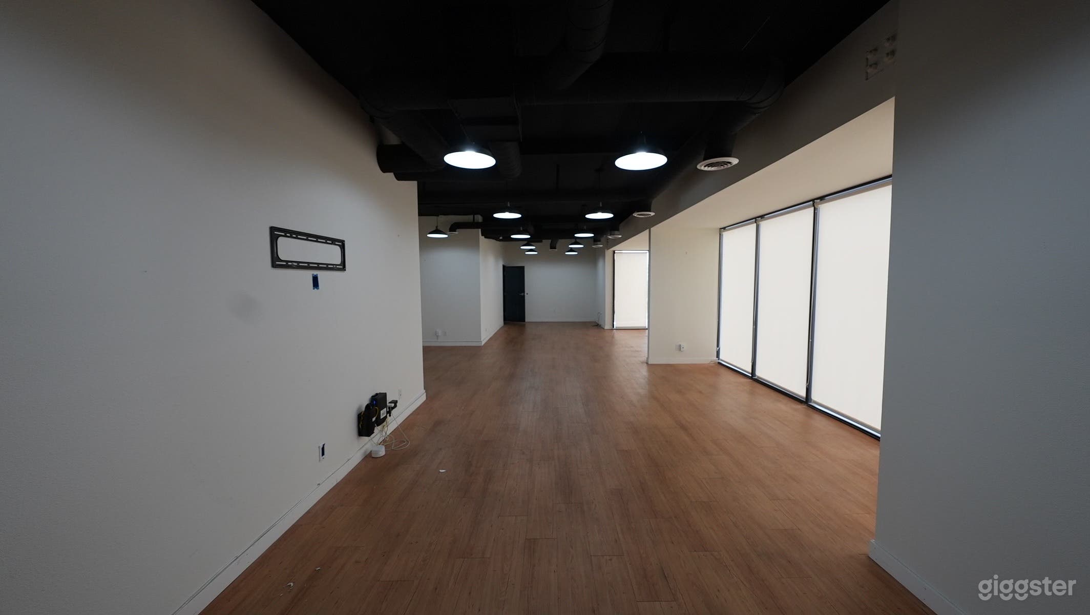 Elite 5308 Event and Production Space Photo 1