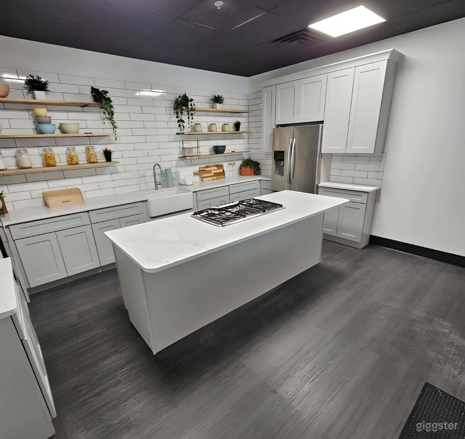 Beautiful Kitchen Studio Photo 2