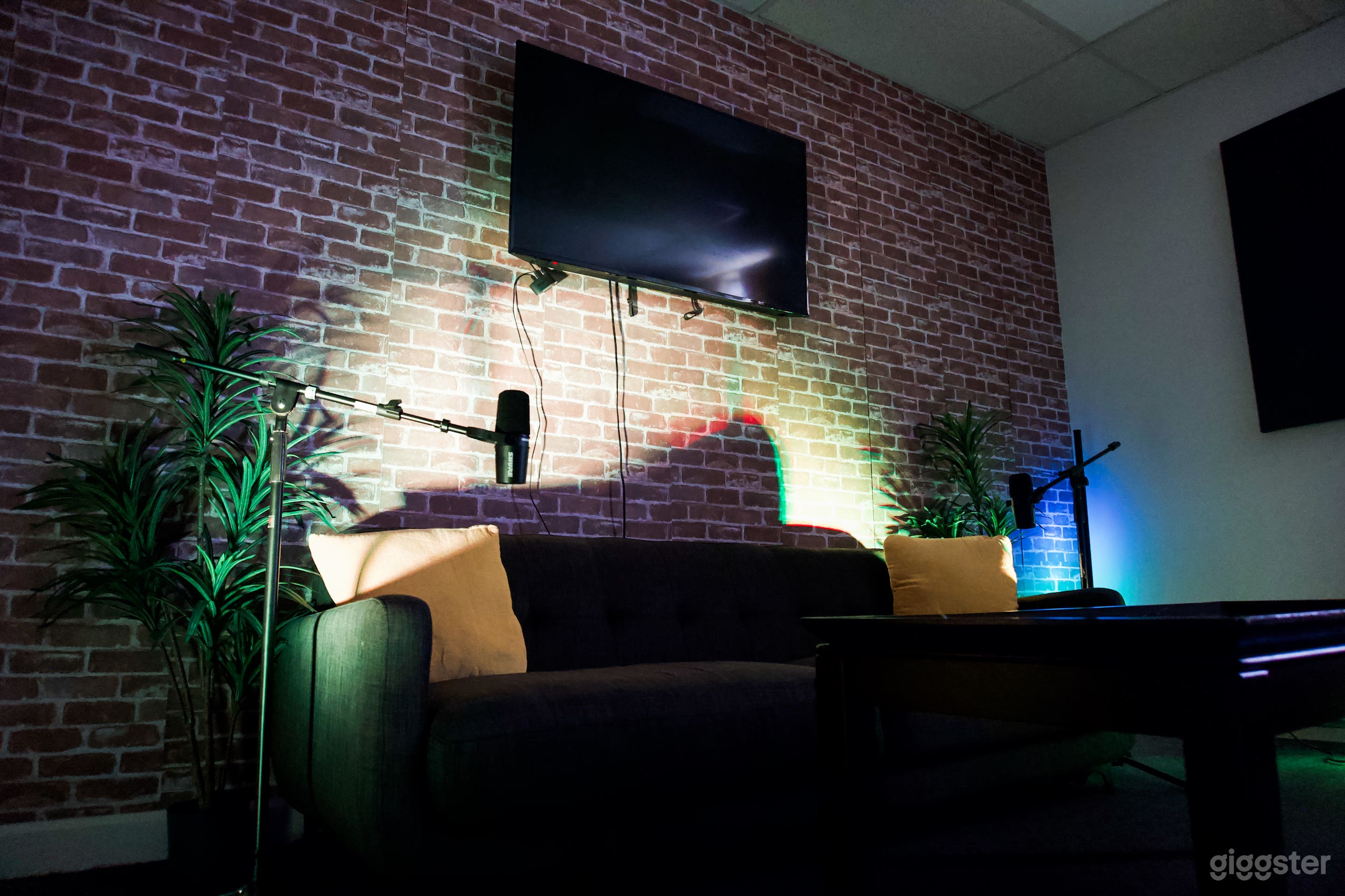 Modern Podcast Room Photo 1