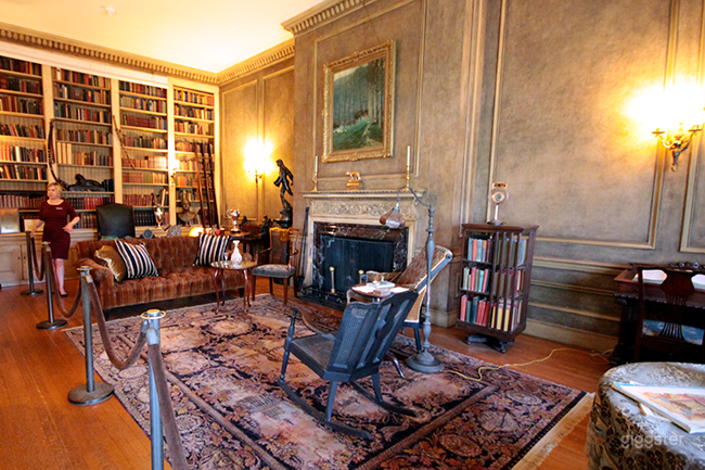  Vintage Library w/ Grand Piano 