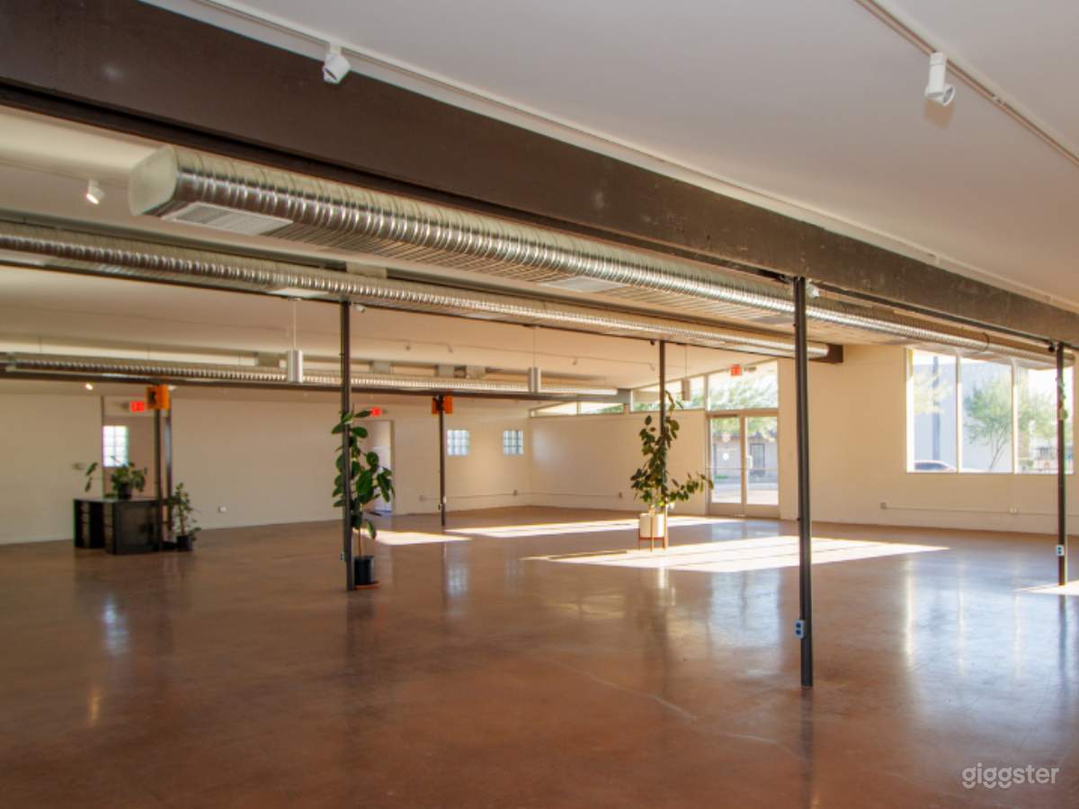 Historic Mid-Century Modern Building in Central Phoenix Photo 2