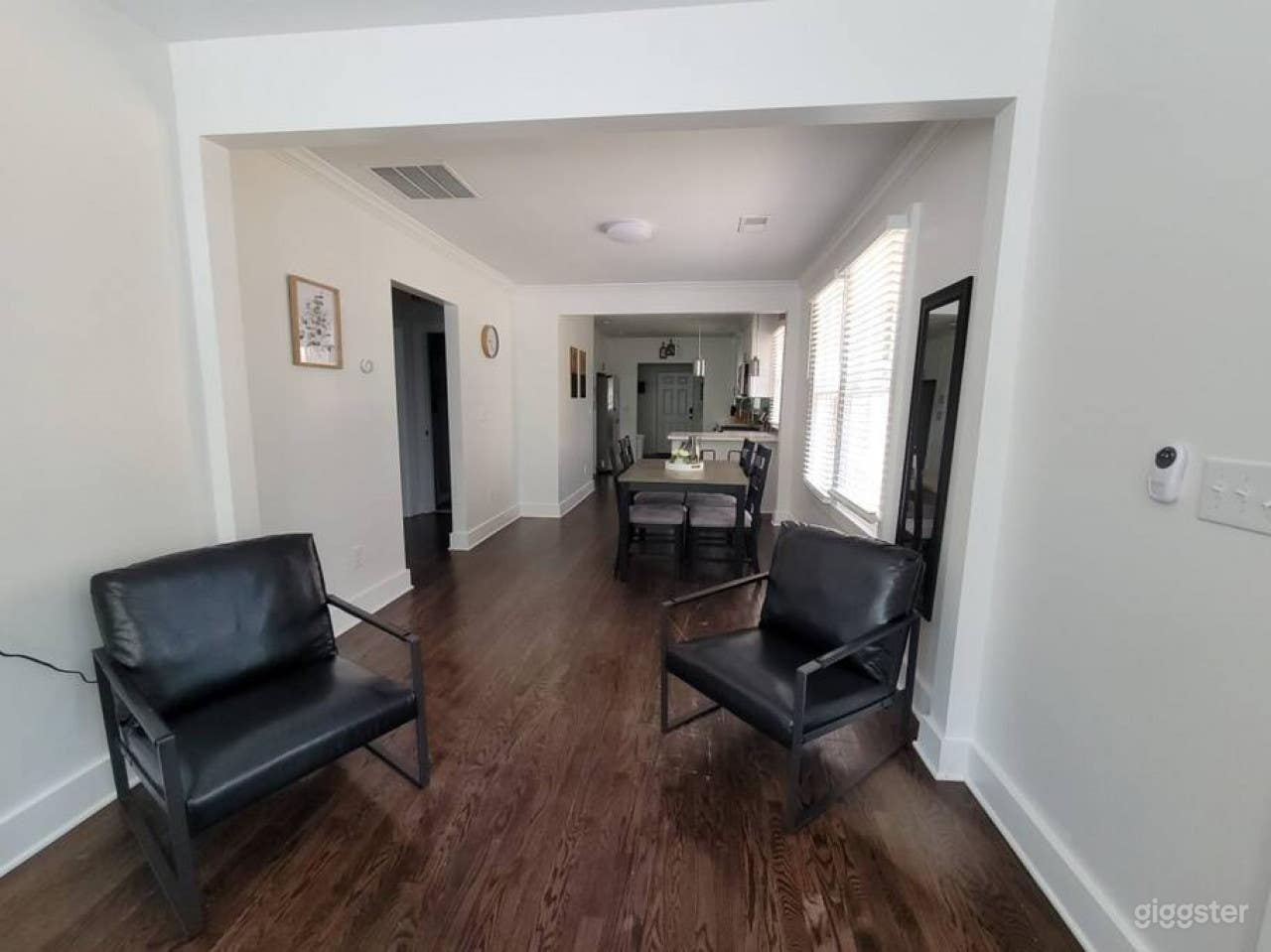 Dreamy 3BR Home with Yard  Photo 4