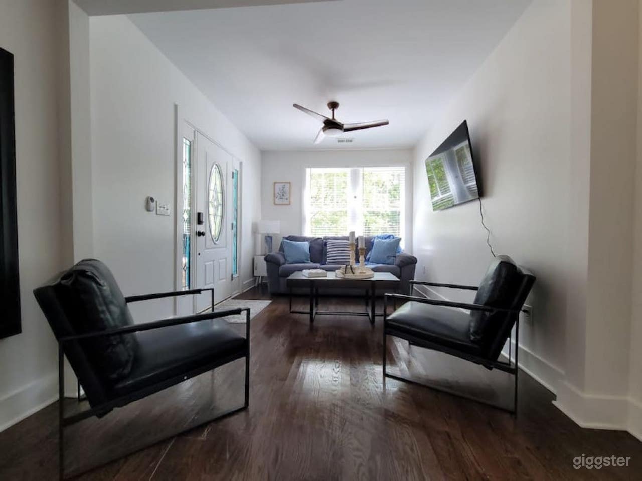 Dreamy 3BR Home with Yard  Photo 1