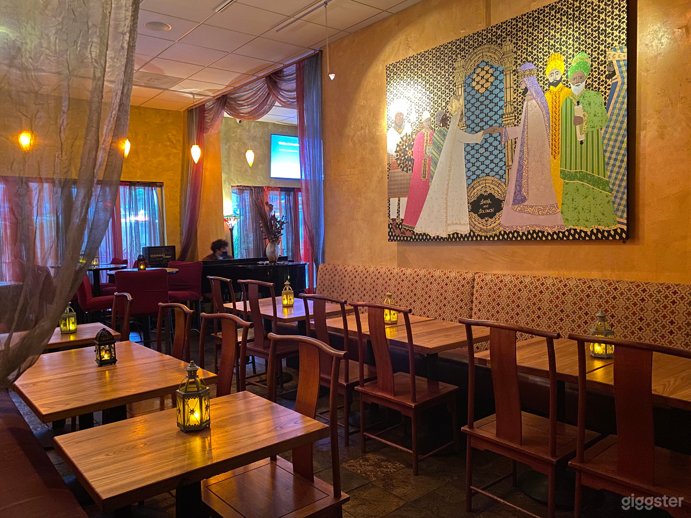 Colorful Dinette &amp; Meeting Room Setup in San Francisco Photo 1