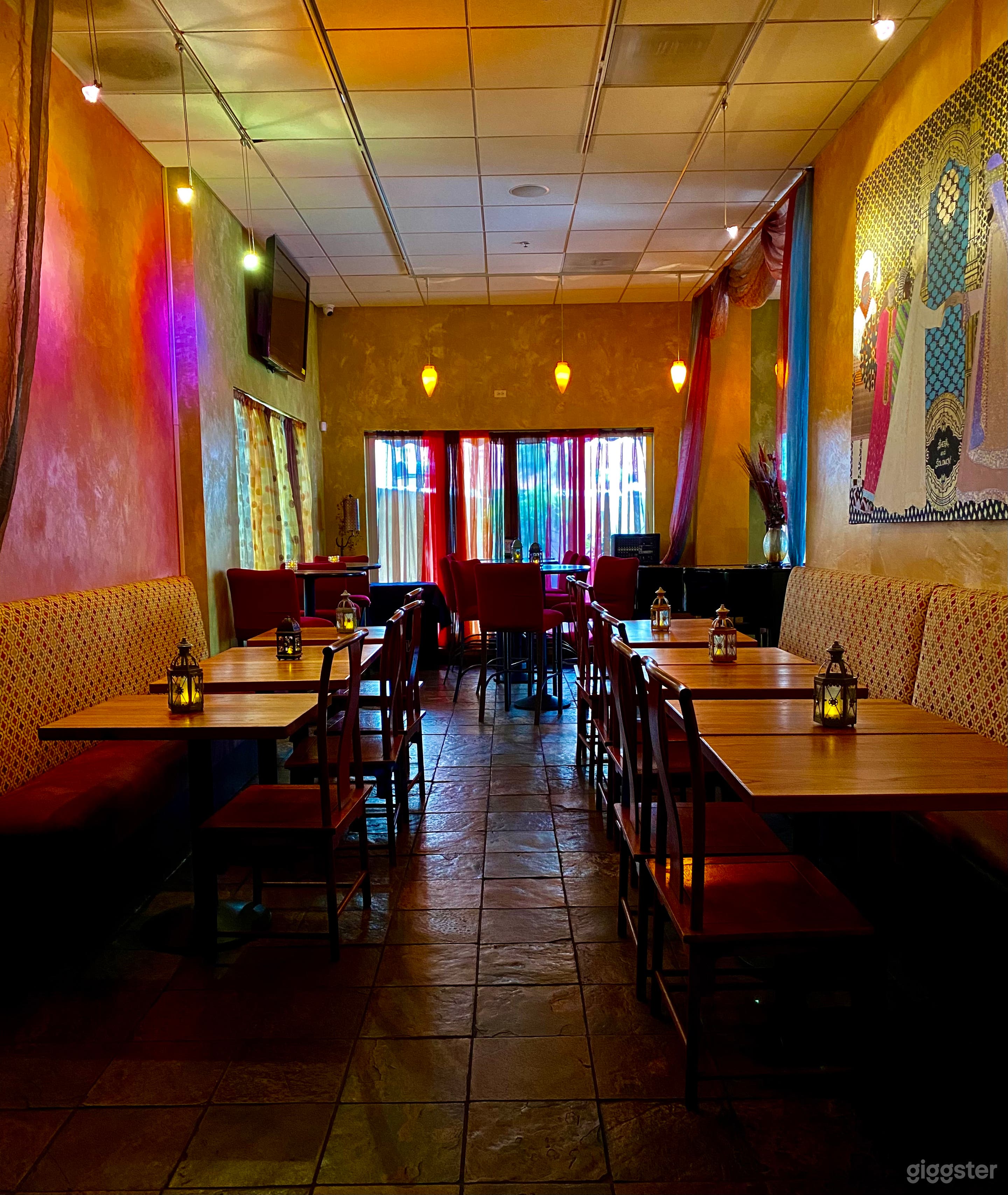 Colorful Dinette &amp; Meeting Room Setup in San Francisco Photo 2