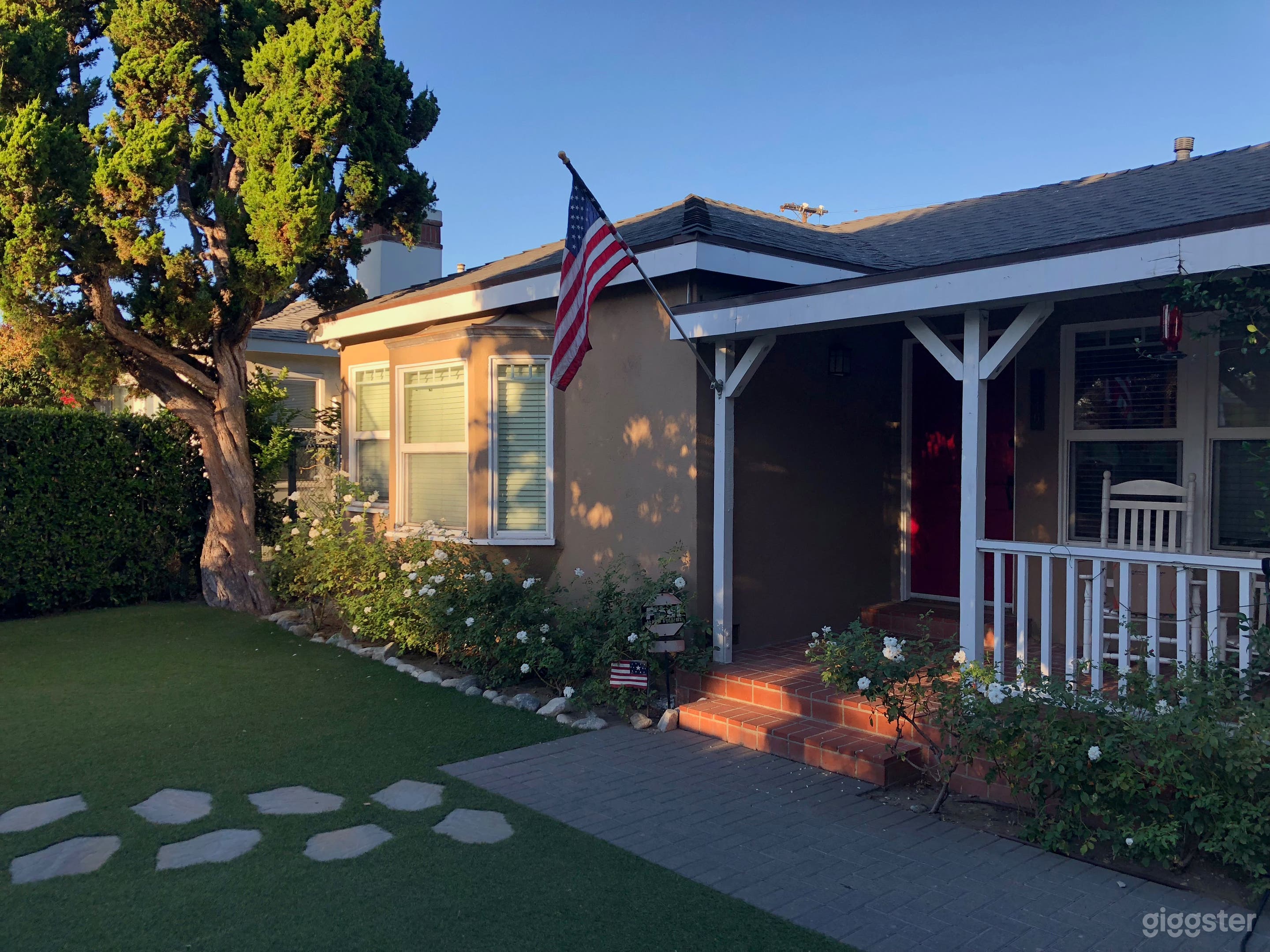 Cozy House with Large Yard | Recording Studio | Complete Amenities in Los Angeles Photo 1