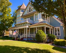  1880 Victorian Manor with On-Site Lodging 