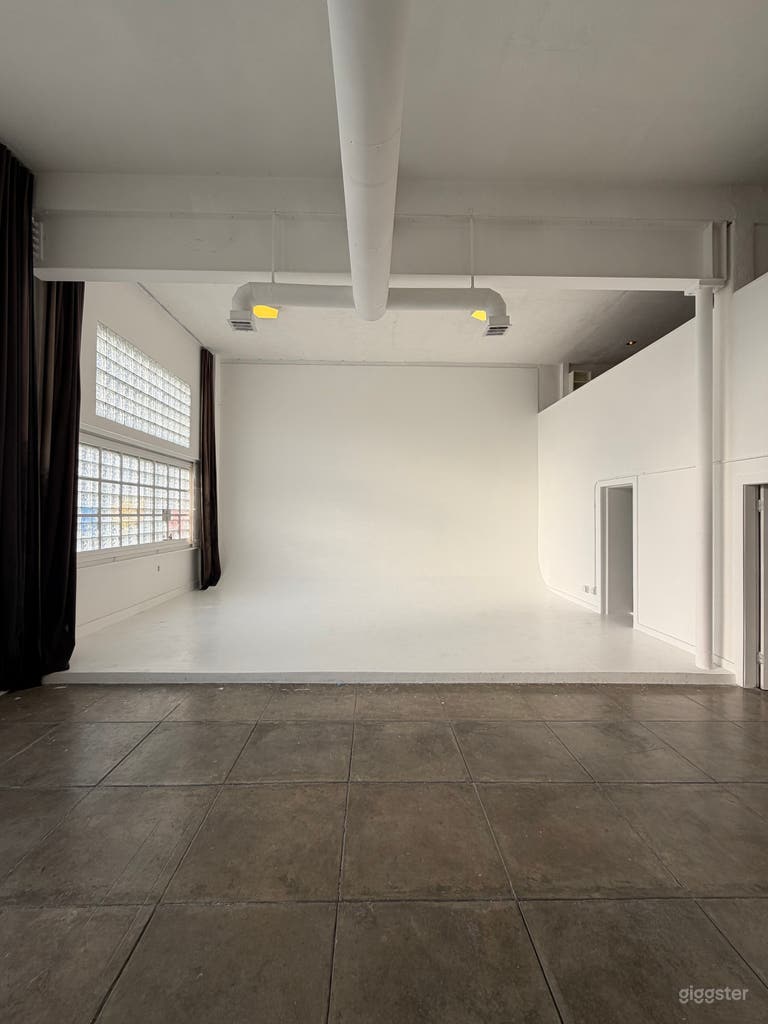  Historic Hollywood Cyc Wall Studio | Podcast, Photo & Video 