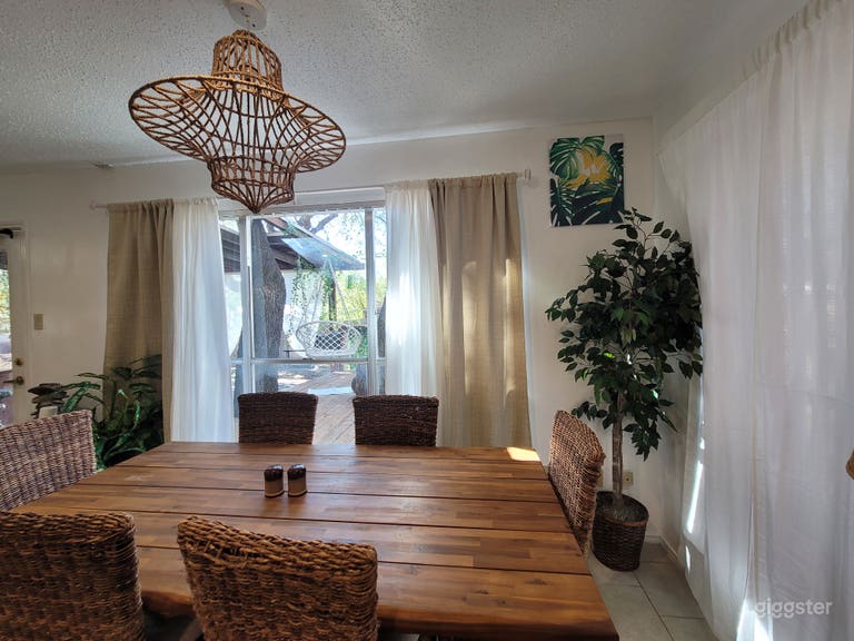  Urban House with a Tropical Twist 