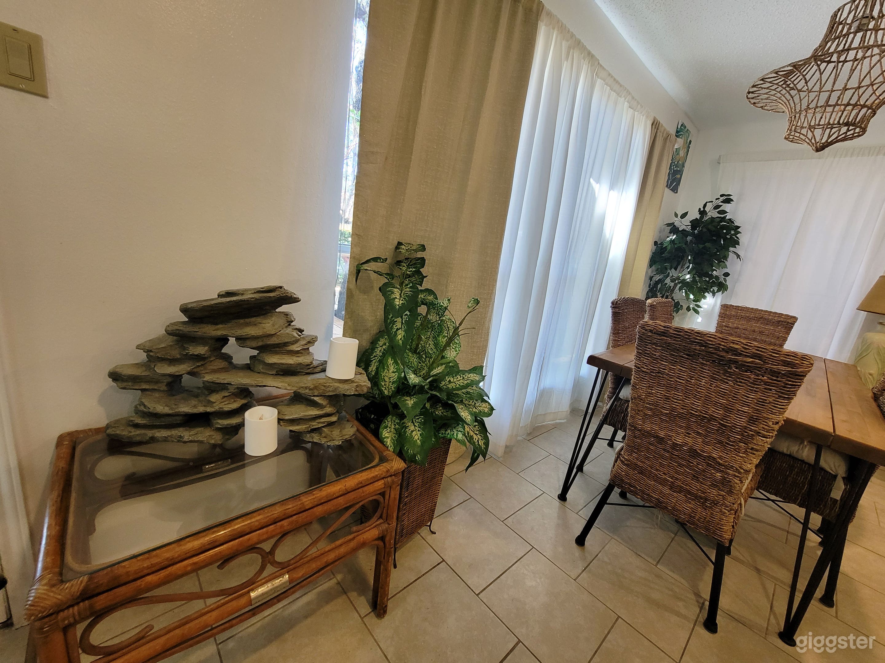 Urban House with a Tropical Twist Photo 4