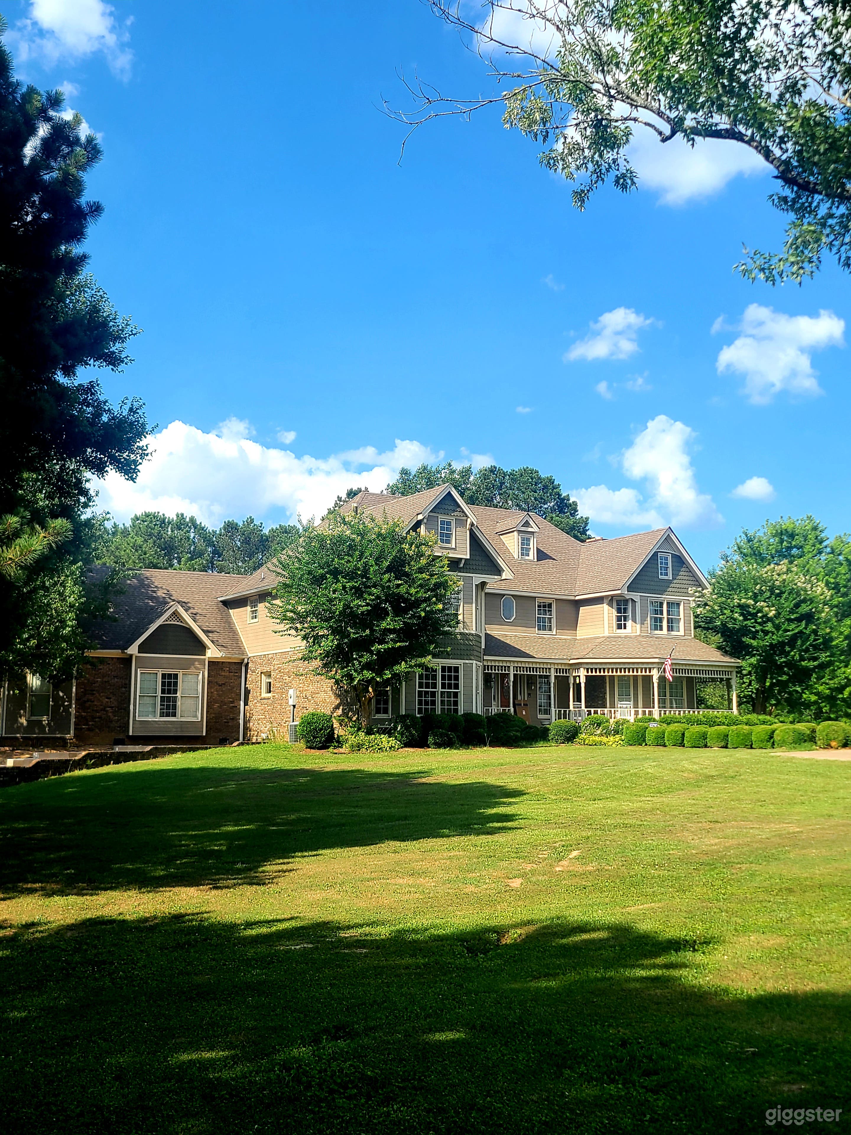 Large Scale Victorian Estate Photo 4