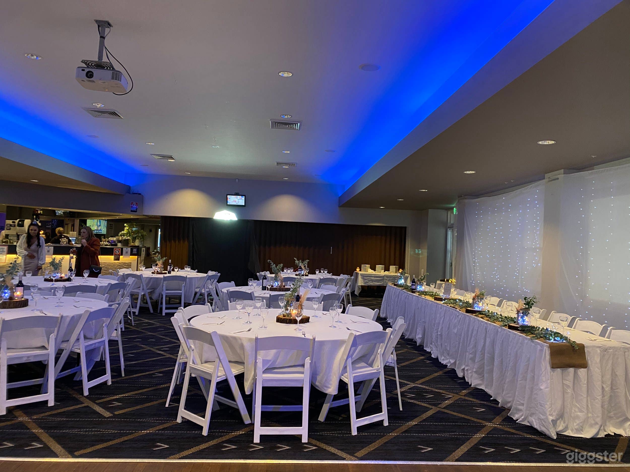 Leisure-GOLF-Dining in a Country Club Venue Space in Springwood Photo 3