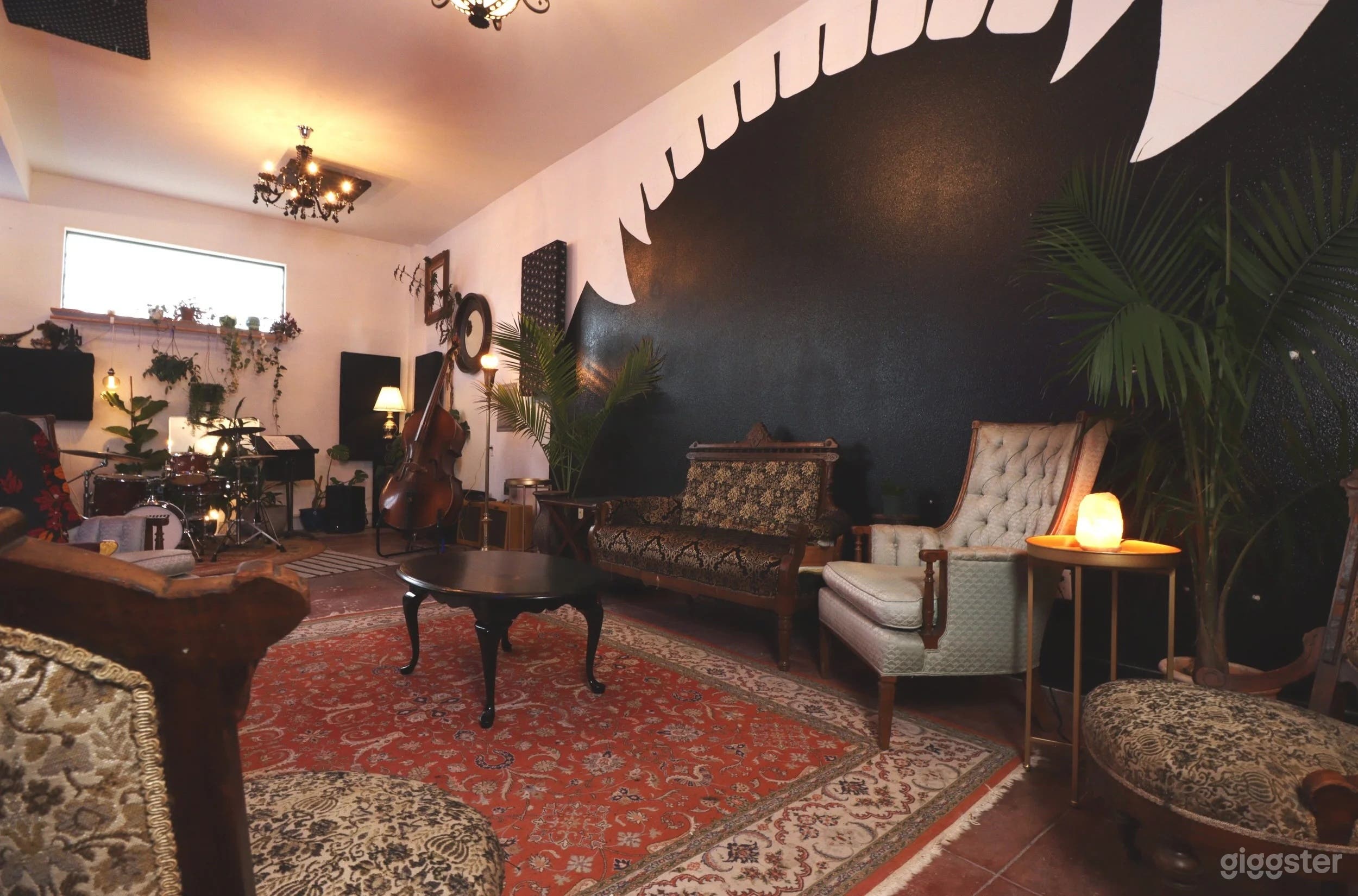 Another shot of our black and gold lounge area