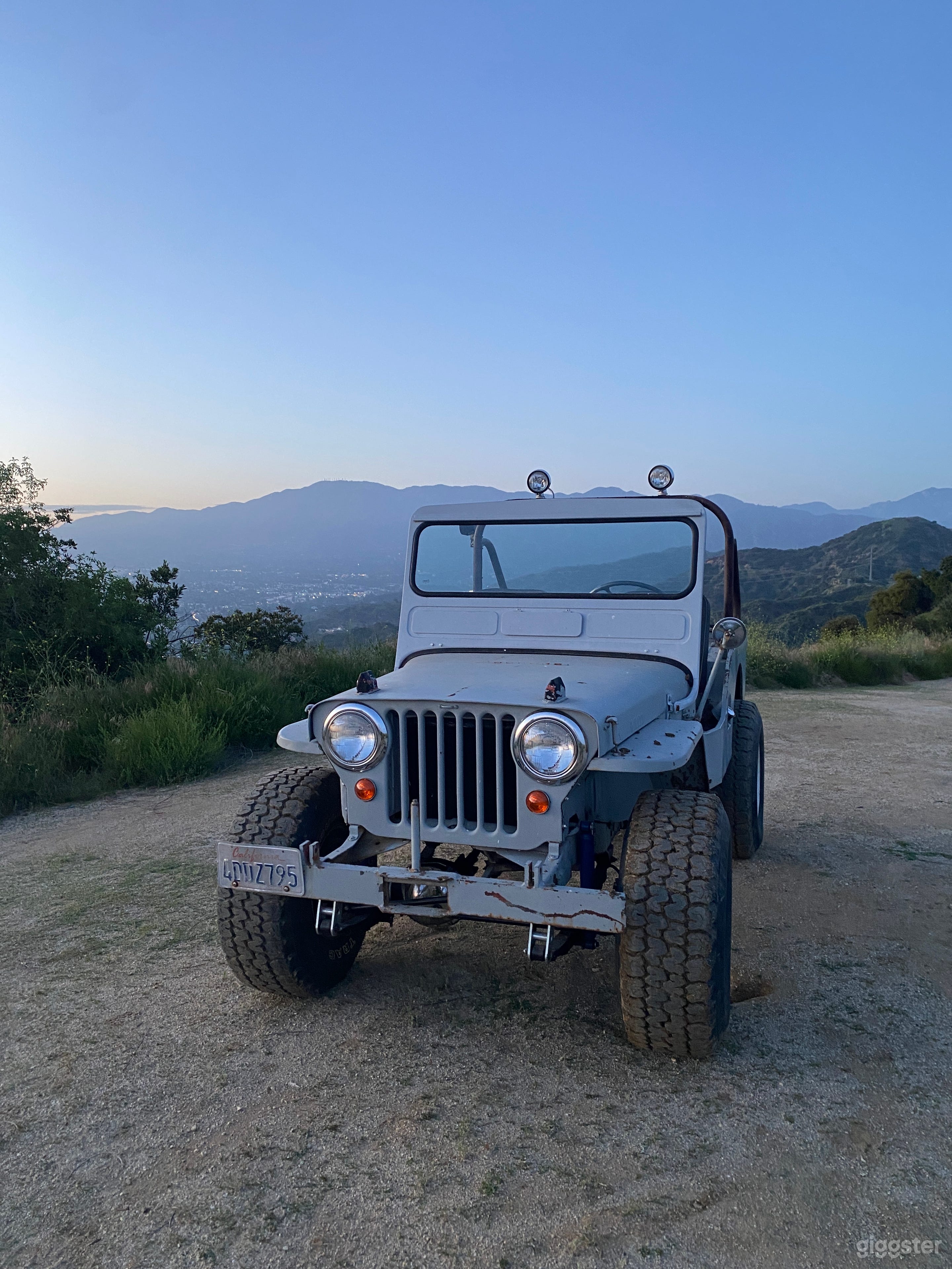 Vintage Willys Jeep for shoots Photo 4