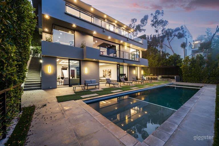  BEVERLY BLISS: LUXE OASIS WITH CANYON VIEWS  