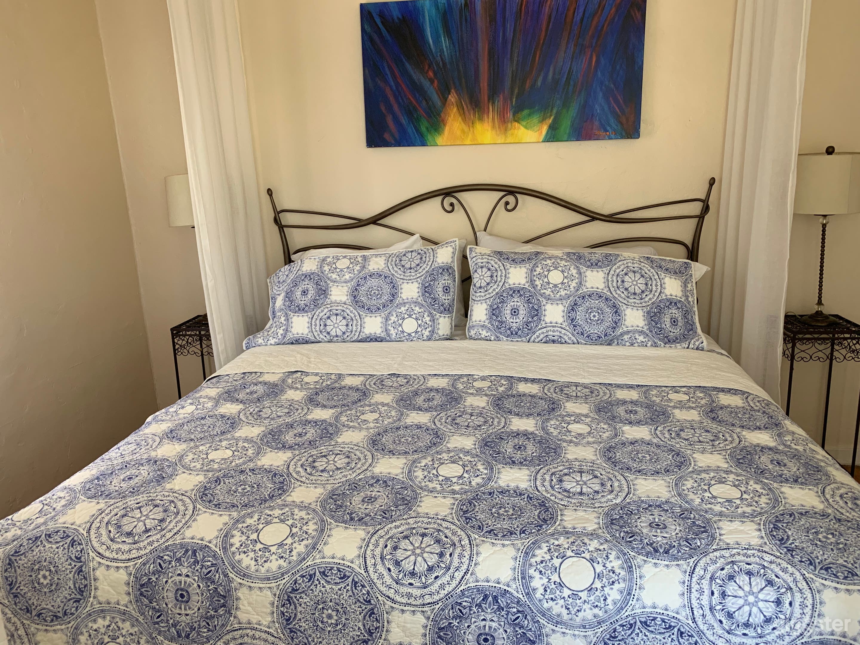 2nd Floor Light-Filled Spanish Apartment  Photo 2