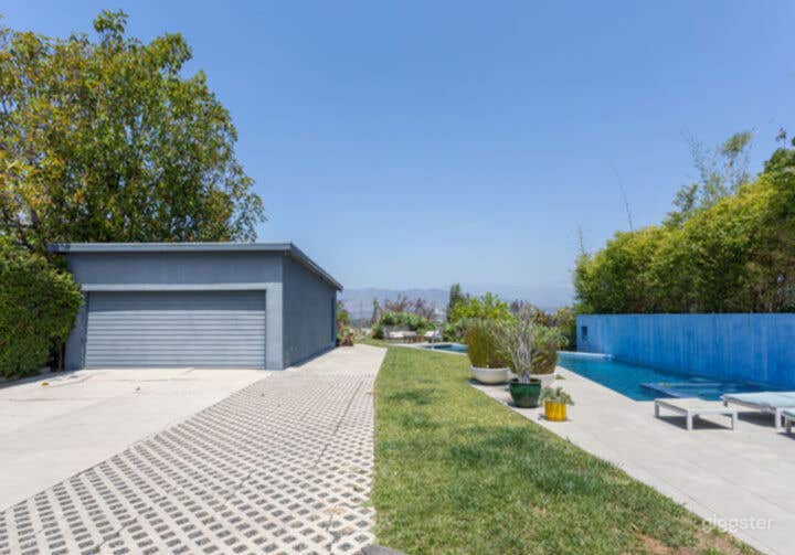 Silverlake Modern Pool Retreat Photo 3