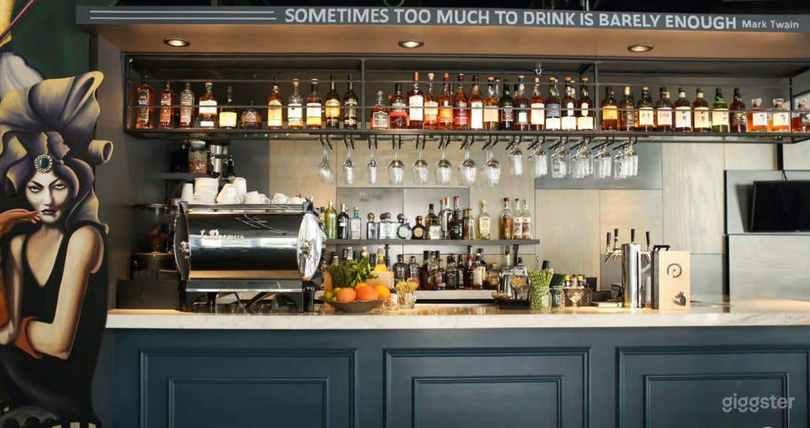 The Lookout Lounge Photo 4