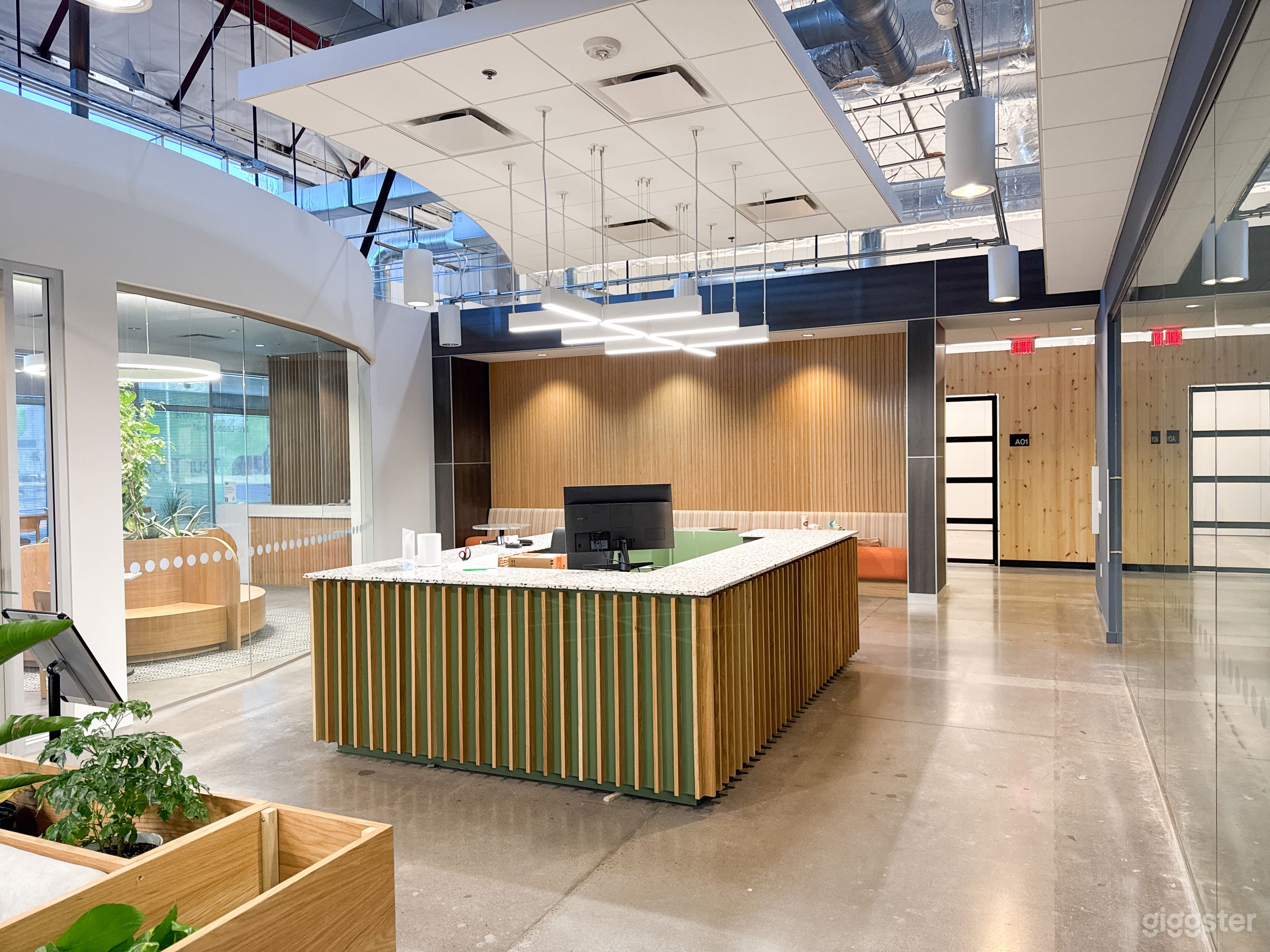 Modern Industrial Warehouse, Showroom & Meeting Spaces Photo 1