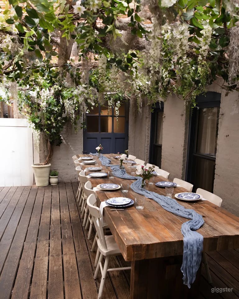  Charming Indoor-Outdoor Venue with Enchanting Floral Decor (SOHO GARDEN) 