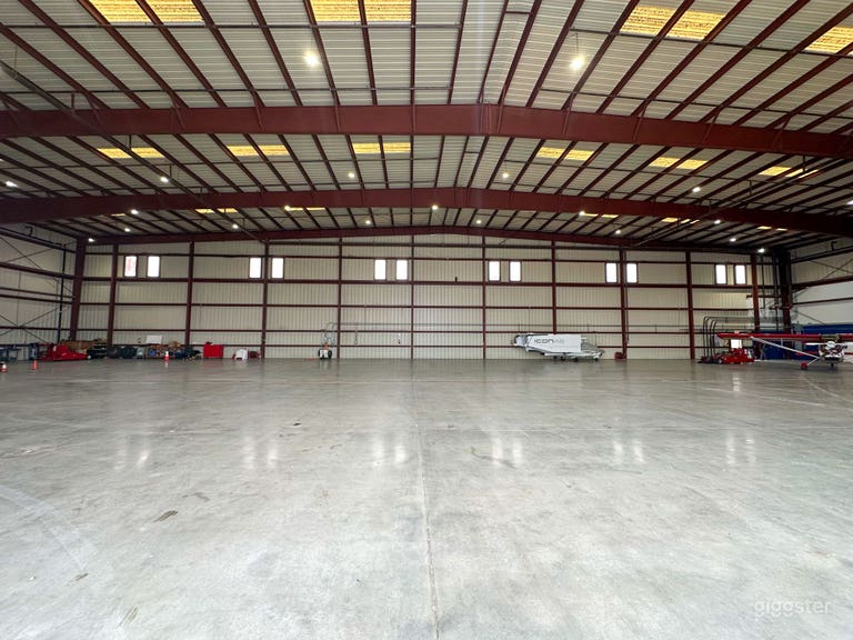  20,000 sq ft Aircraft Hangar in Ventura County 