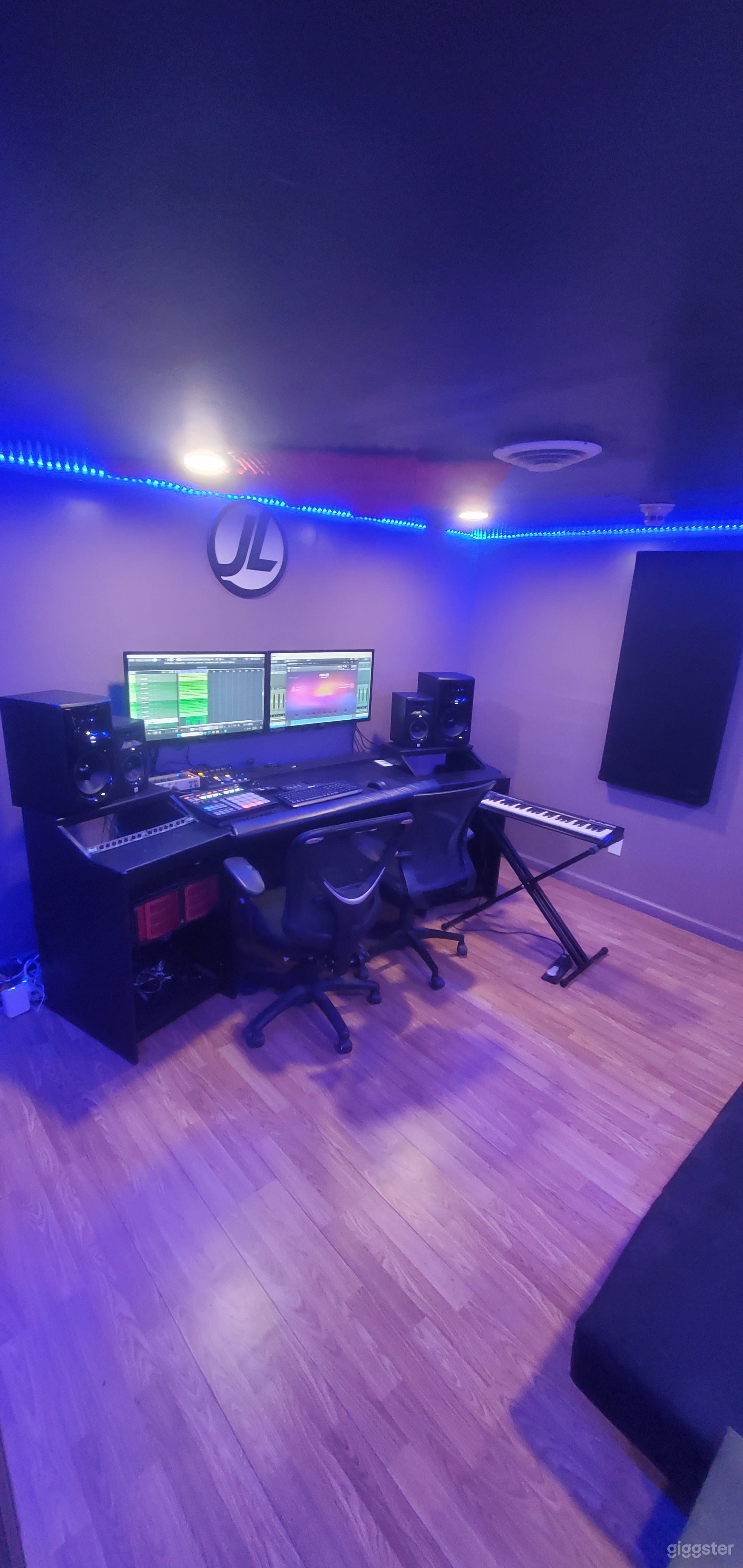 Quad production/recording/podcast/content studio Photo 4