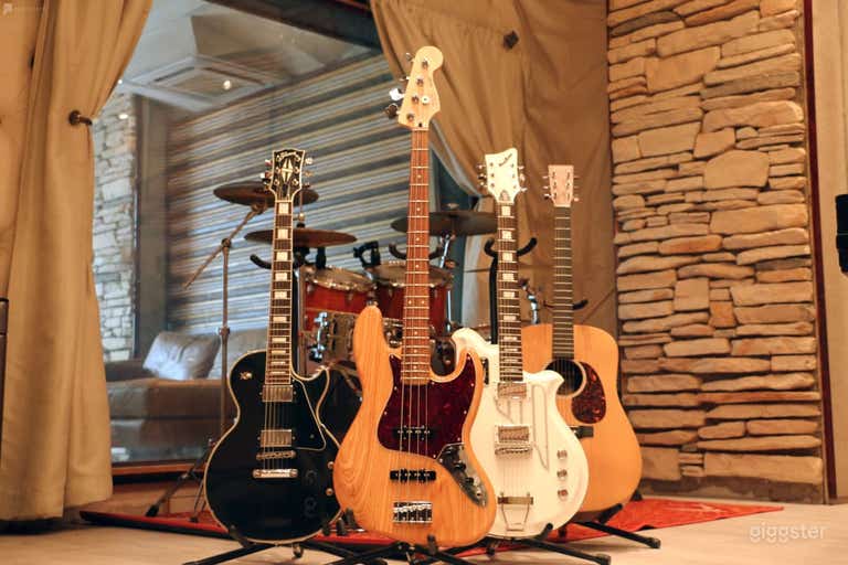  Midtown Manhattan Recording Studio with Steinway 