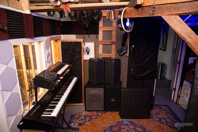  Estudio de Grabación y Ensayo Completamente Equipado 