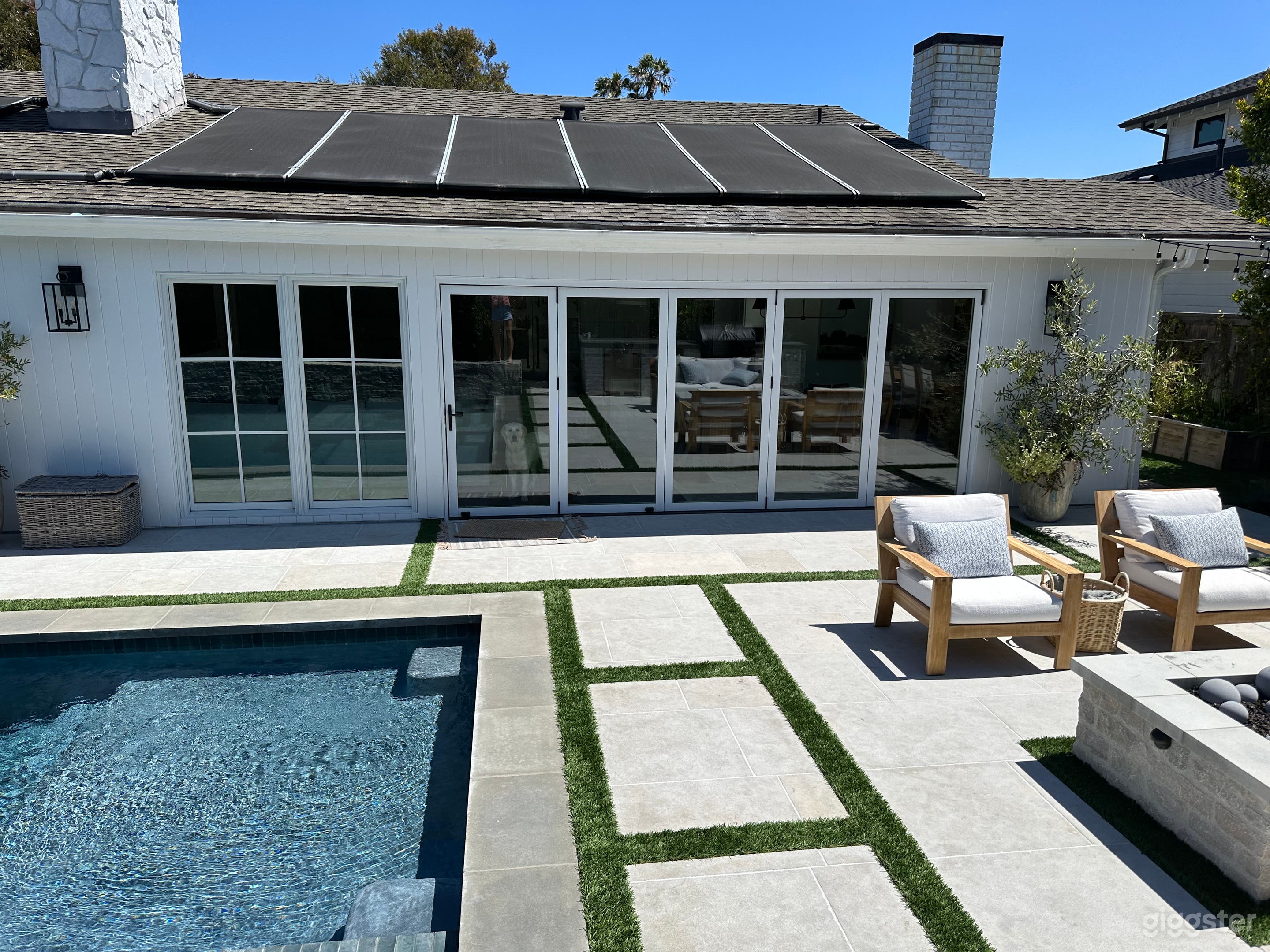 Traditional Luxury Inside and Out Photo 4