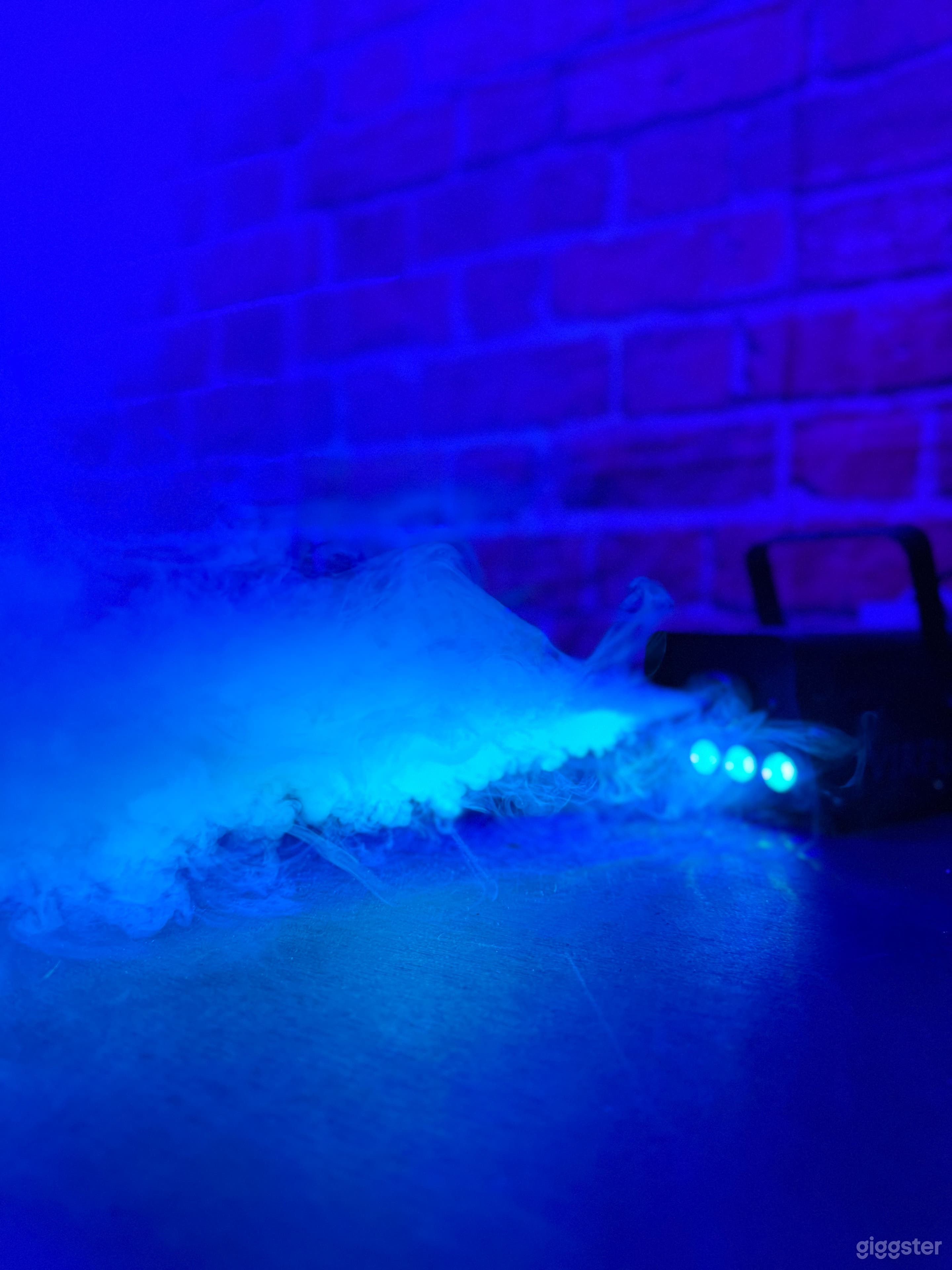 Intimate Urban Creative Art-Themed Flex Space Photo 2