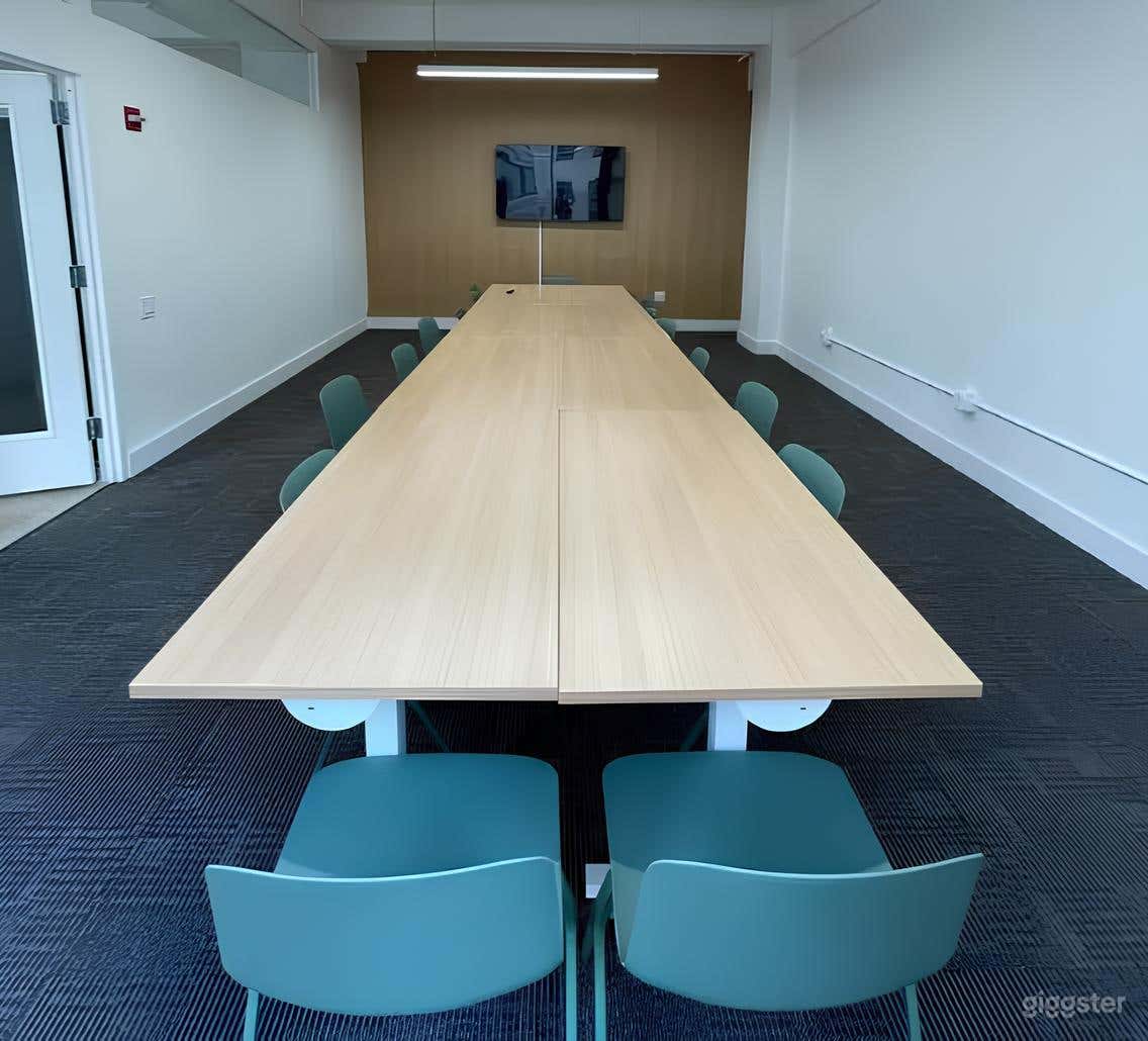 Vibrant Conference Room 2A in Manhattan Photo 2