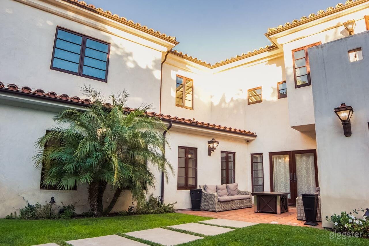 Luxury Hollywood Hills Estate Photo 1