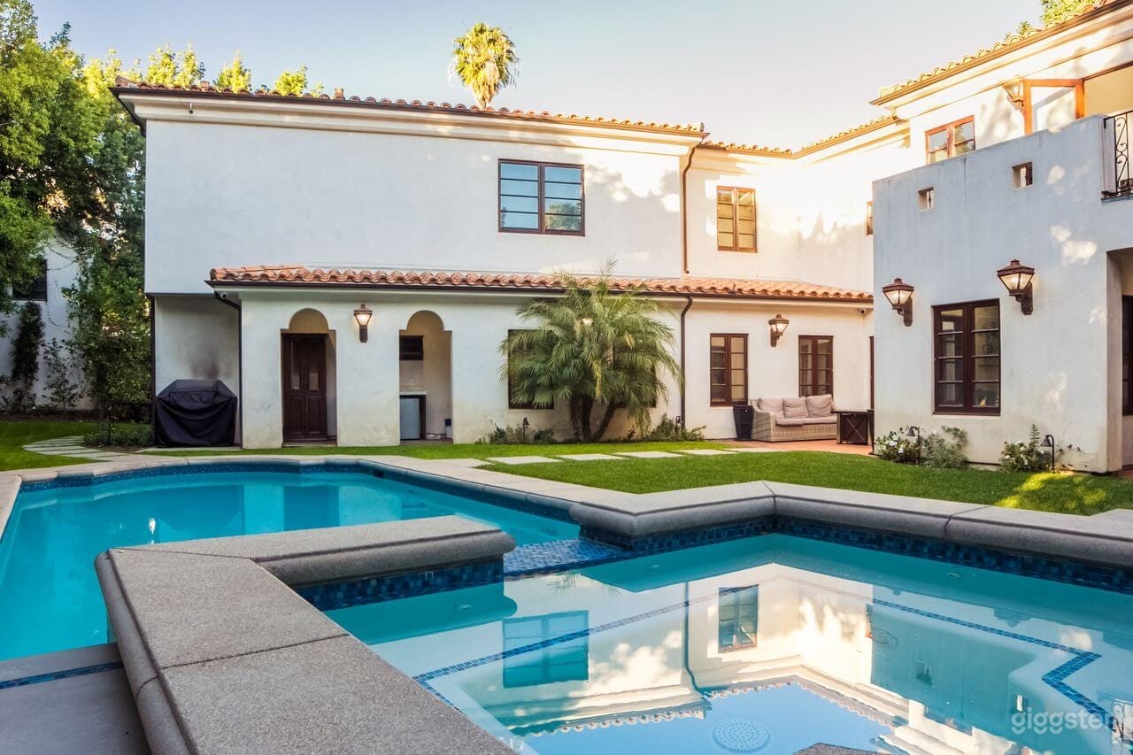 Luxury Hollywood Hills Estate Photo 2