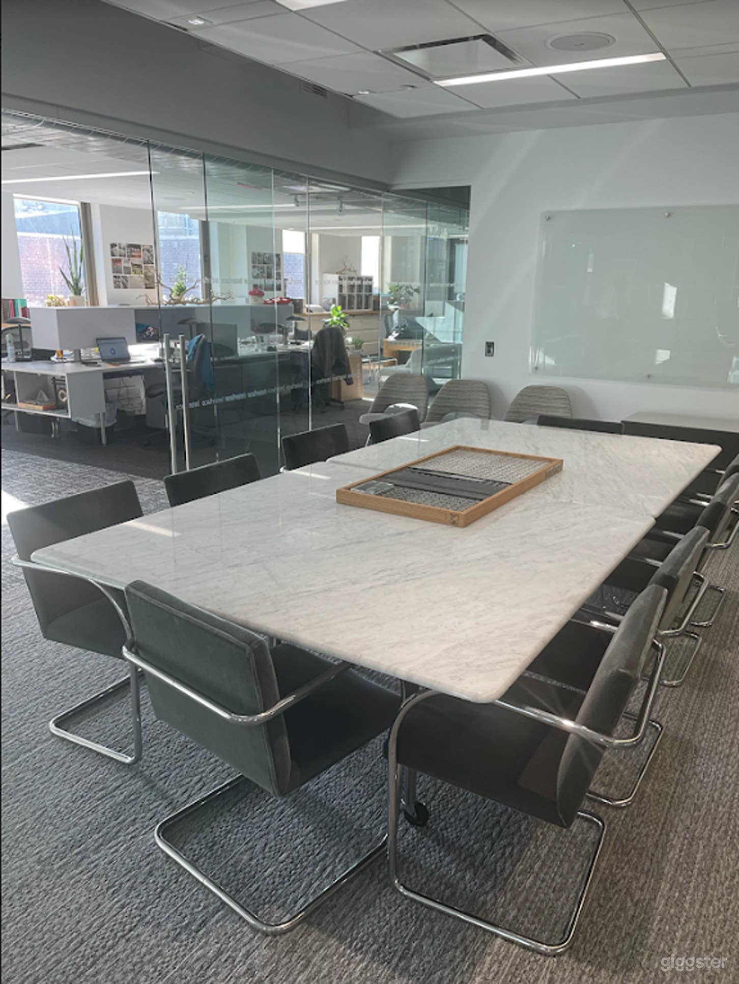 Conference Room for 12 – Perfect for Meeting Photo 2