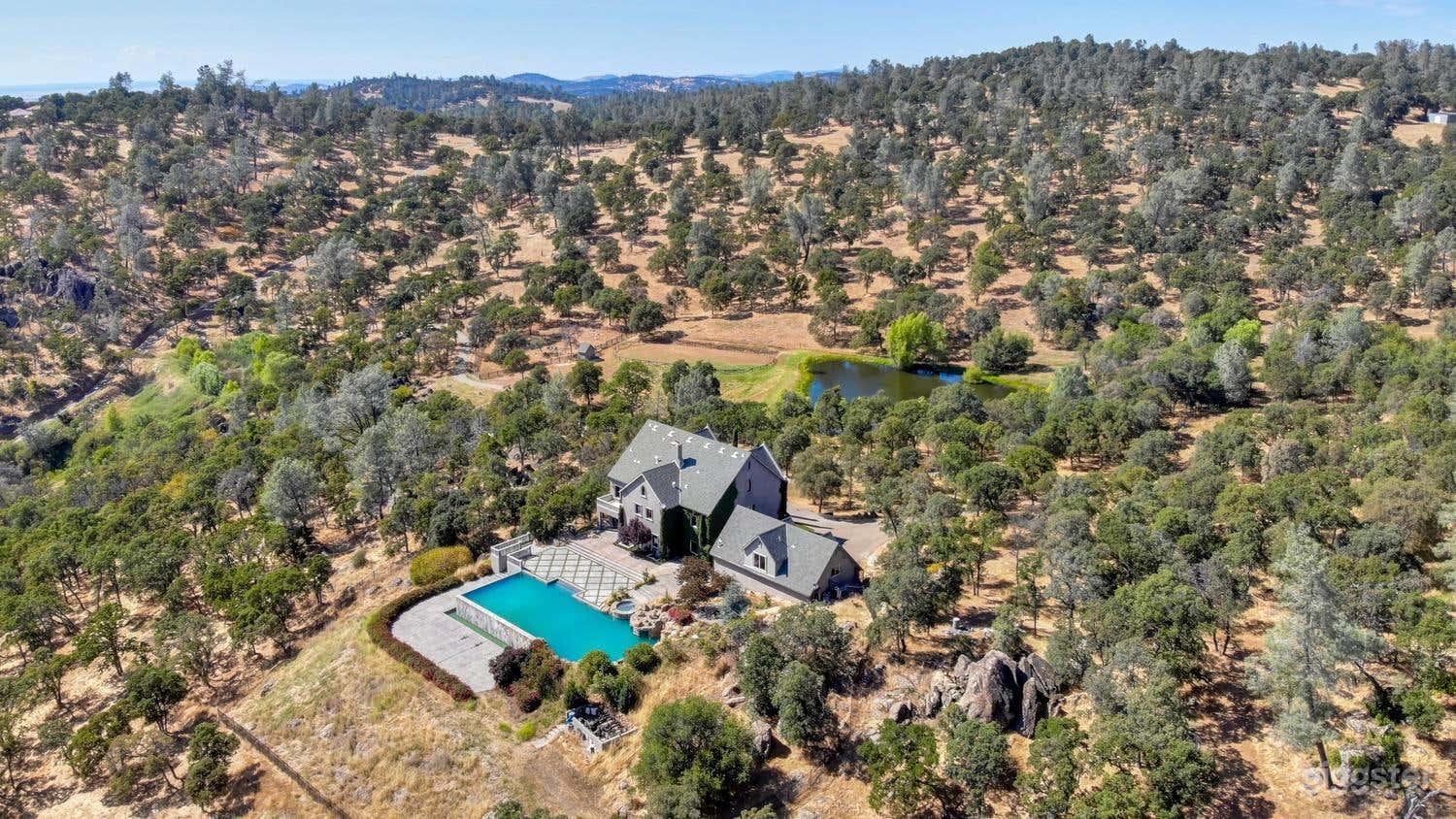 Infinity Pool Rental with Overlooking Bay and Valley View  Photo 4