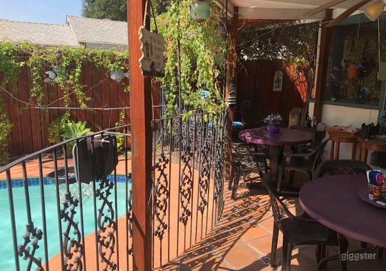  Beautiful Kidney Shaped Pool with Turtle Tiles 