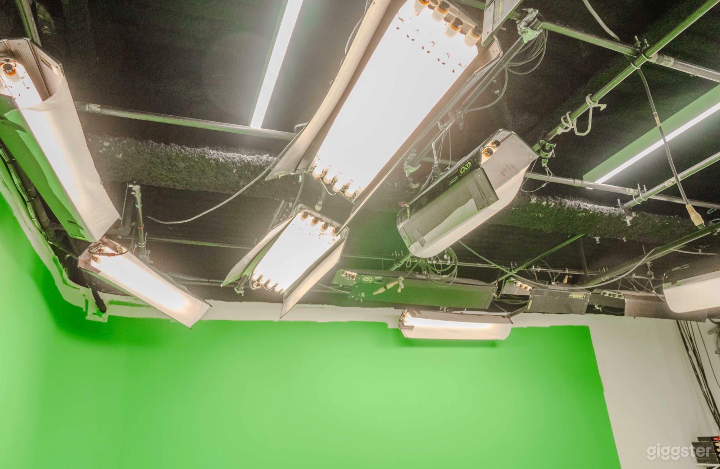 Soundproof Studio Space Photo 4