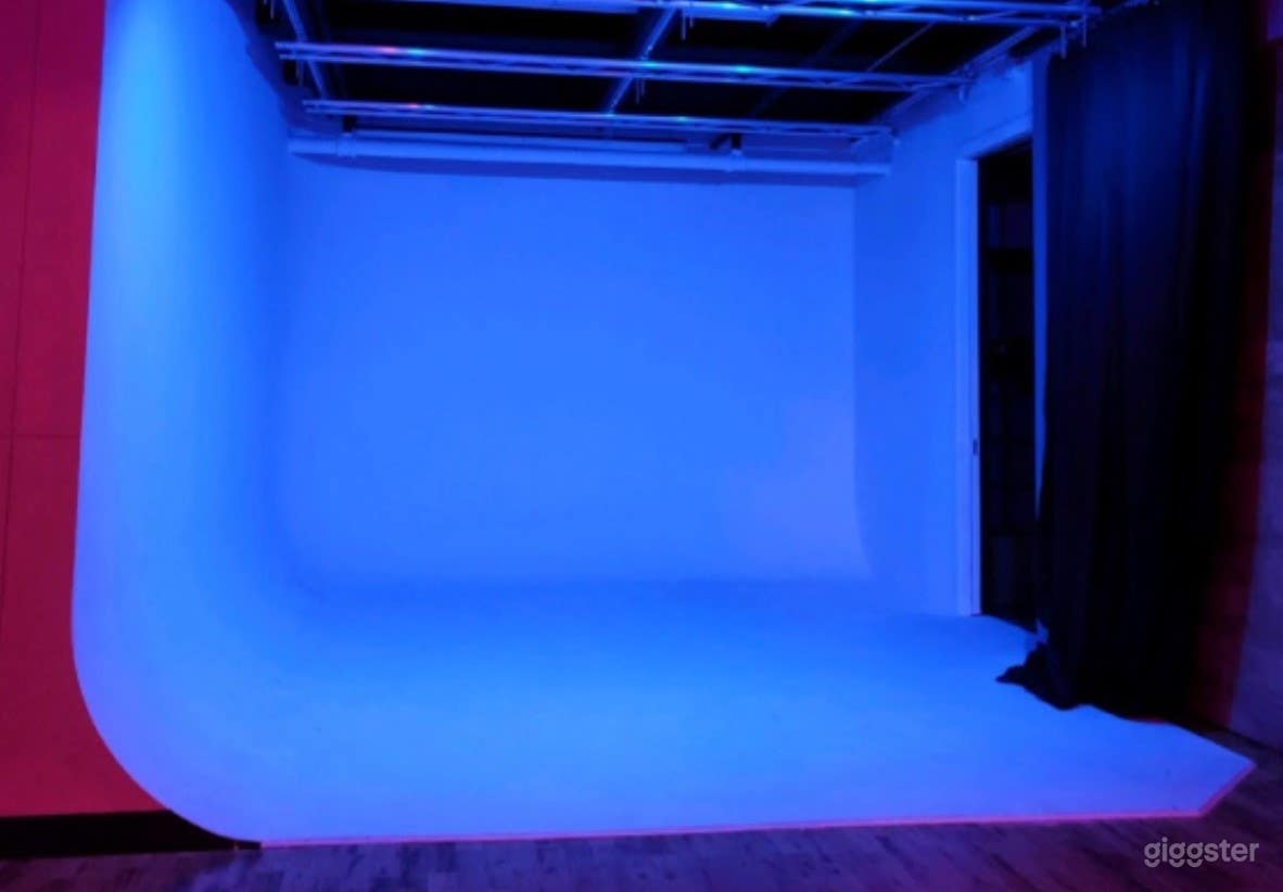 Event Space and Studios with an Energetic Vibe  Photo 2