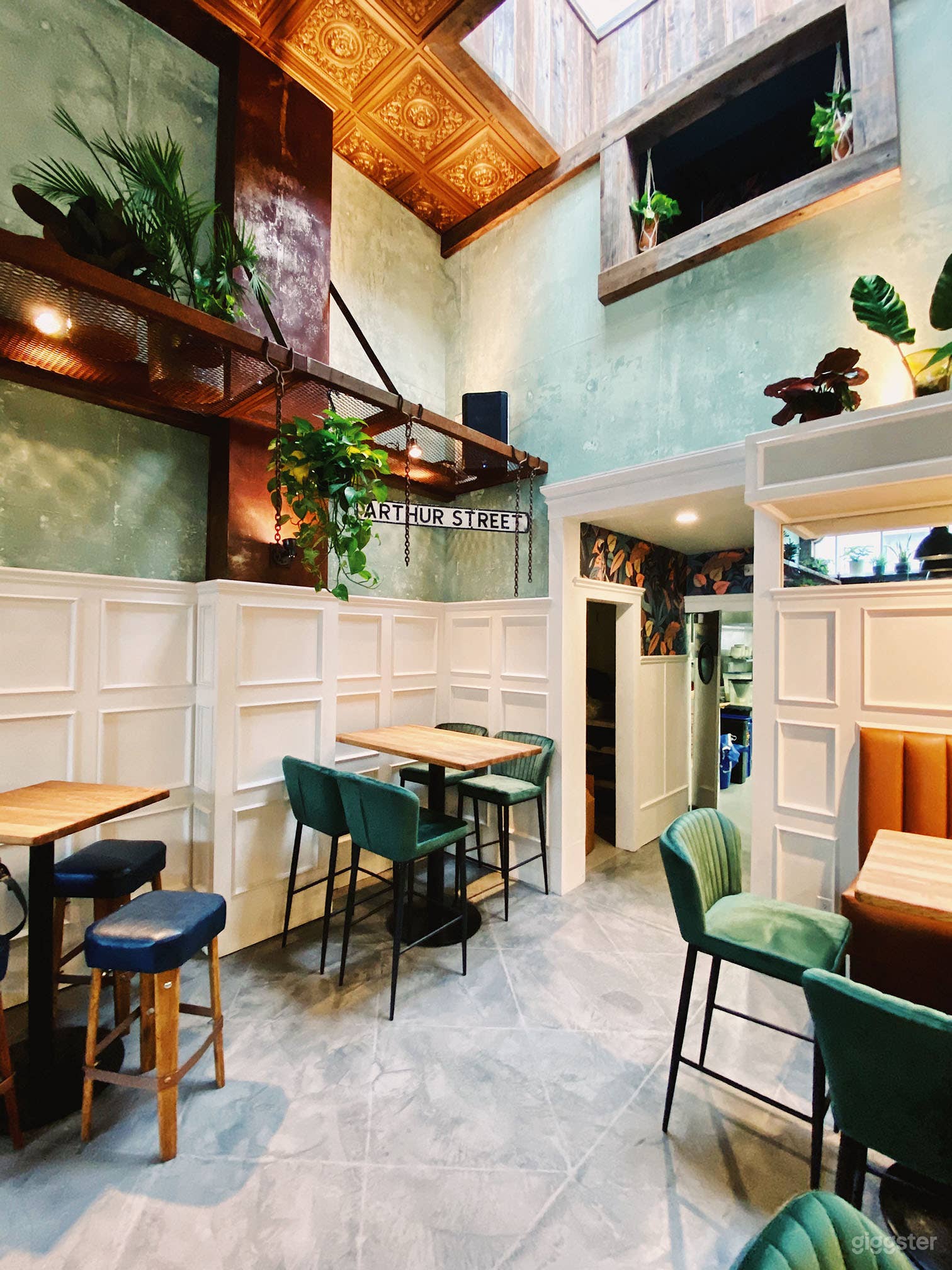 Friendly Neighborhood Cocktail Bar in San Francisco Photo 1