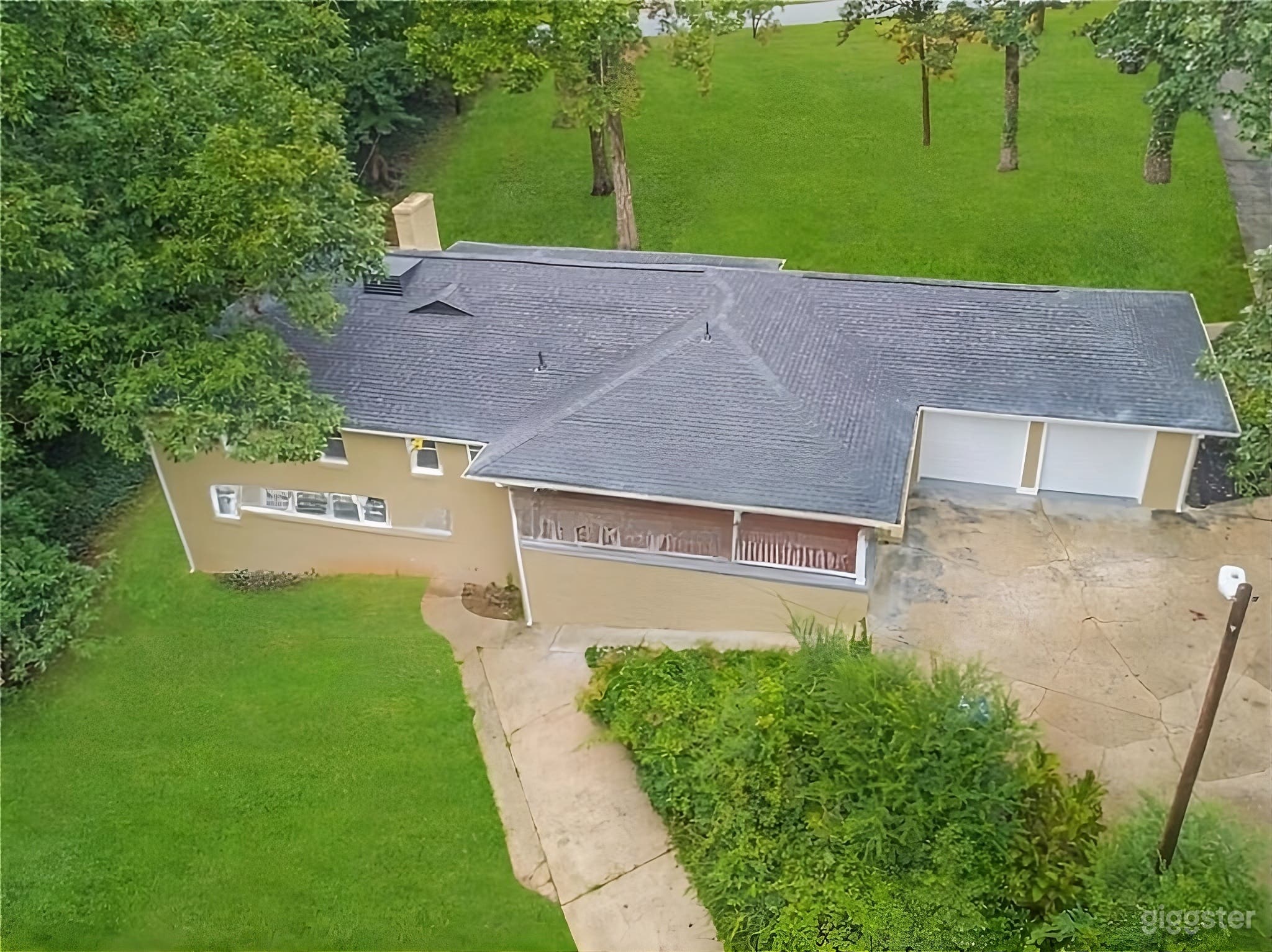 Intown Farmhouse Ranch w/ Enormous Backyard & Full Basement Photo 4