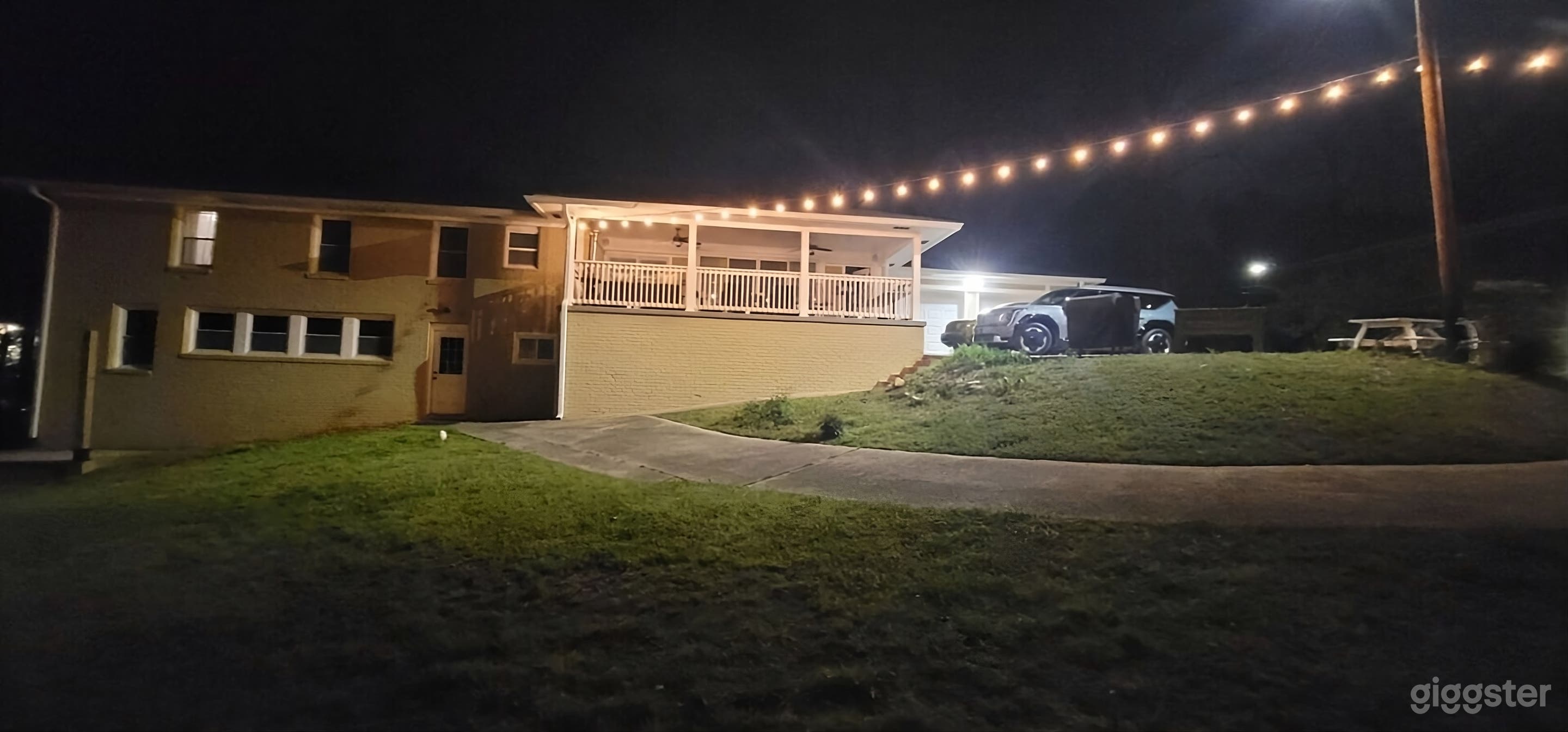 Intown Farmhouse Ranch w/ Enormous Backyard & Full Basement Photo 3