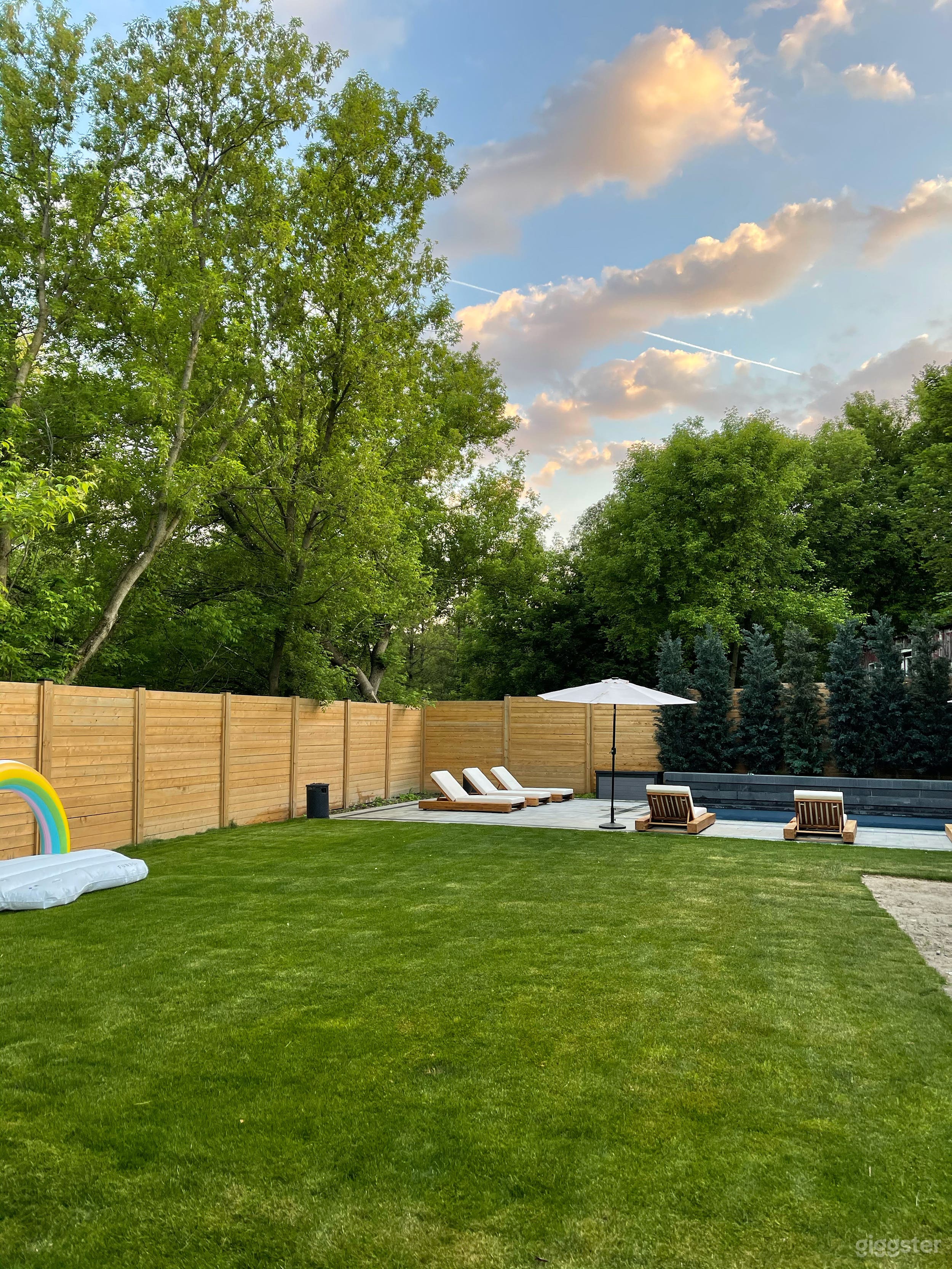 Luxe Hollywood Pool Photo 3