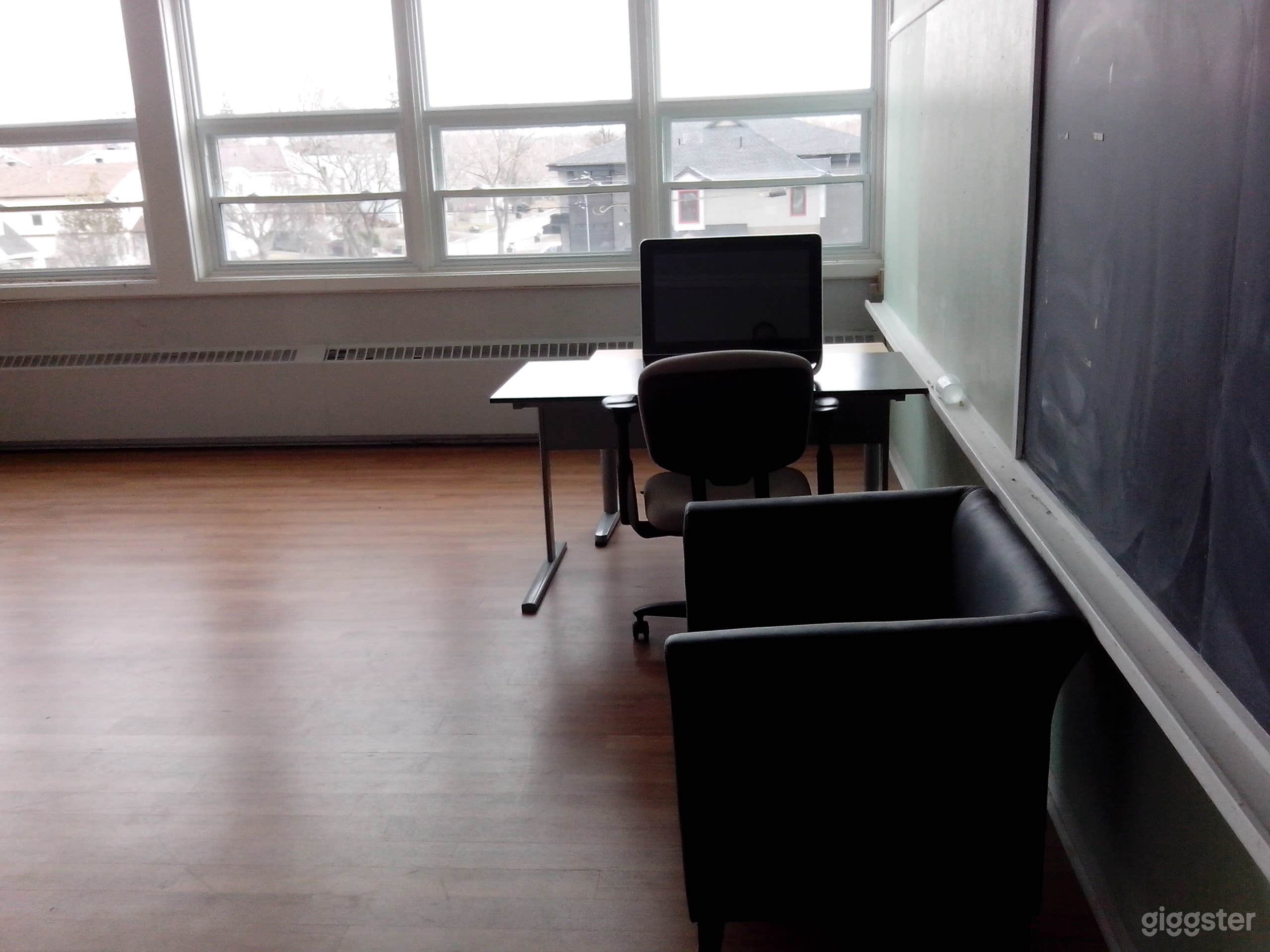 Large Bright High Ceiling Office Space Photo 1