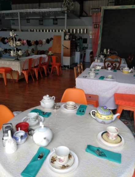 Private Space Perfect for Birthdays, Baby Showers, Anniversaries, Bridal Showers, Retirement Parties Photo 1